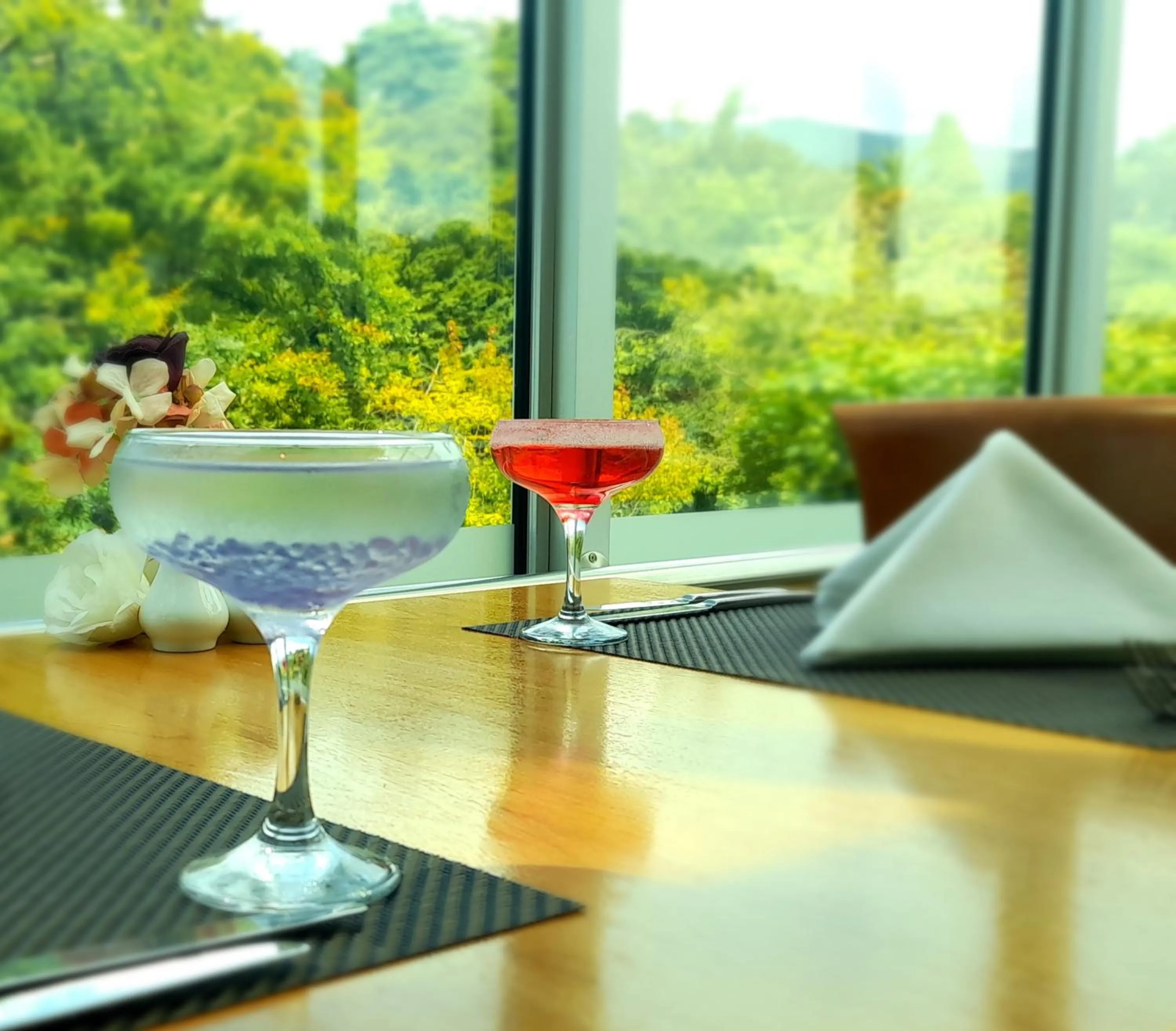 Food and drinks in Rutherford Hotel Nelson - A Heritage Hotel