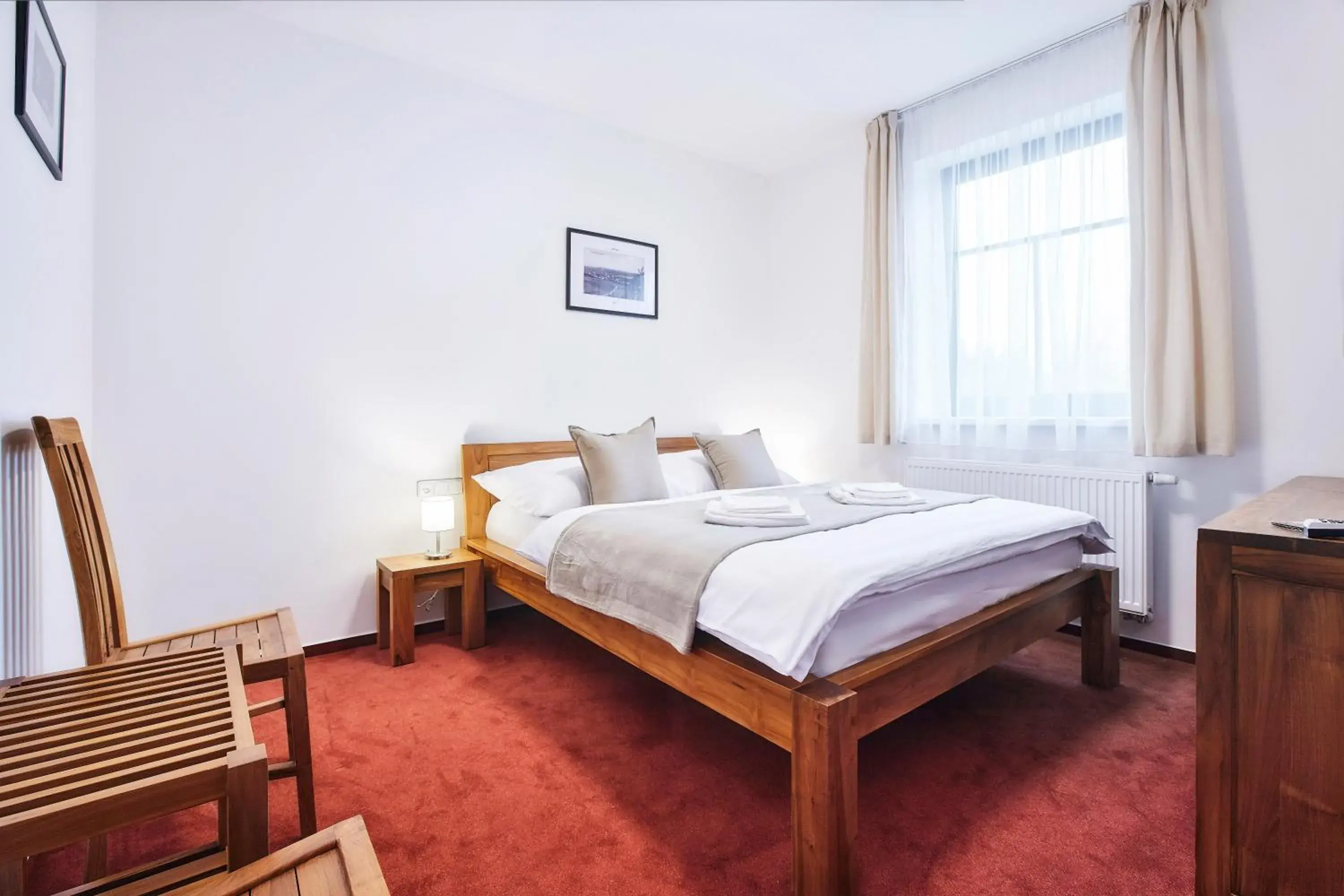 King Room with Roll-In Shower - single occupancy - Disability Access in Penzion Al Capone Mníšek King Room with Roll-In Shower - single occupancy - Disability Access in Penzion Al Capone Mníšek