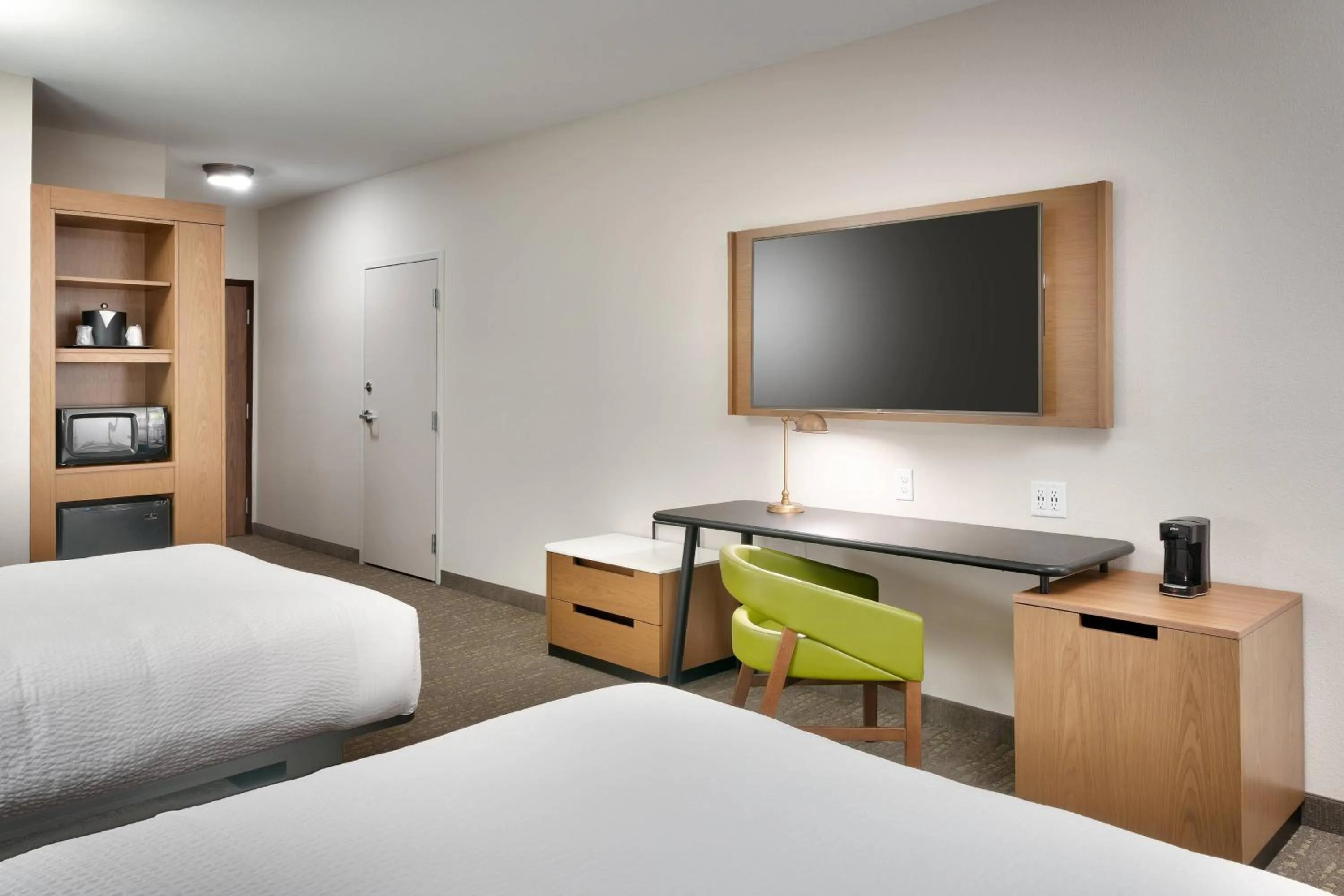 Photo of the whole room, Bed in Fairfield Inn & Suites by Marriott Denver West/Federal Center
