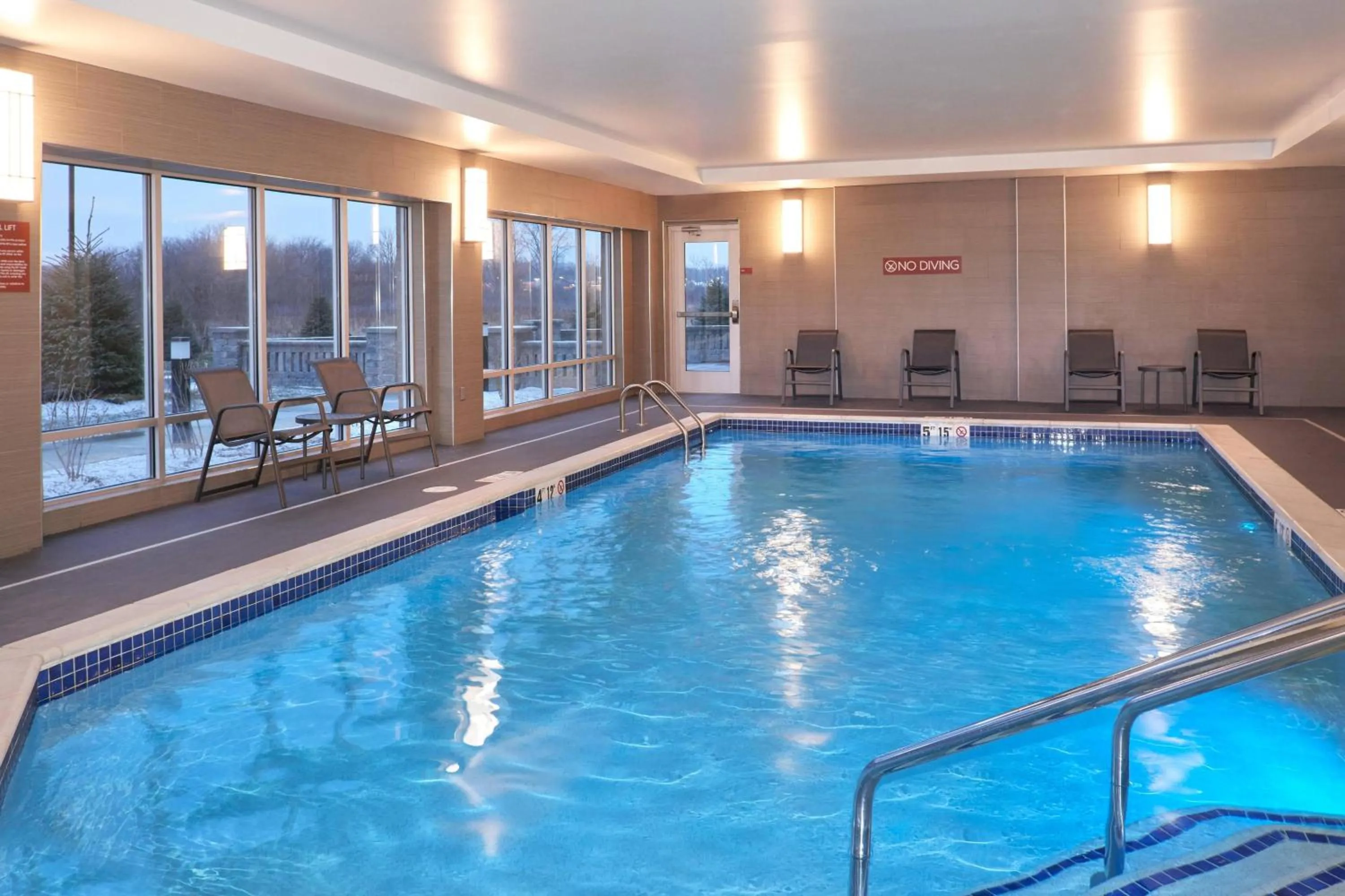 Swimming pool in TownePlace Suites by Marriott Jackson