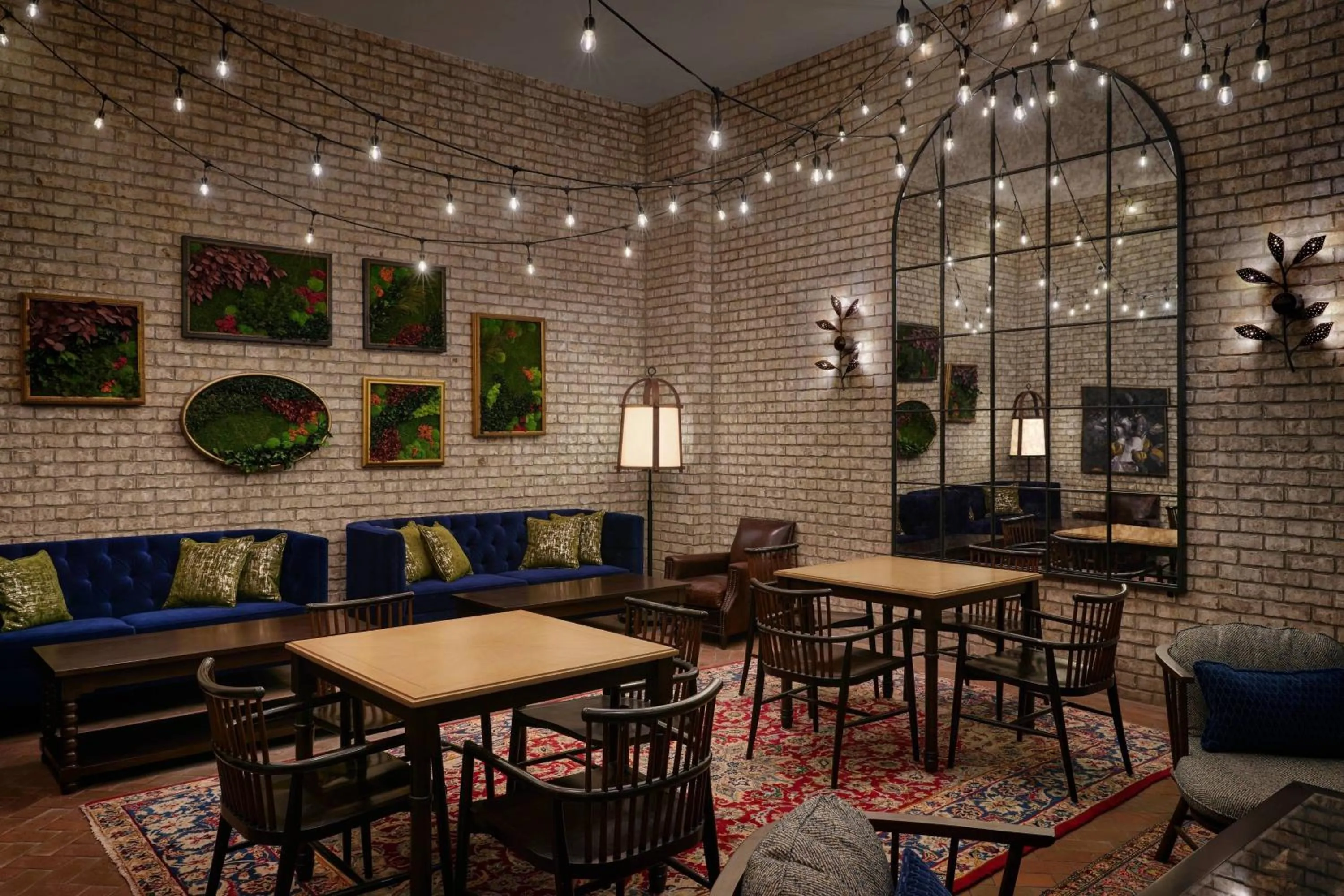 Restaurant/places to eat in Renaissance New York Chelsea Hotel