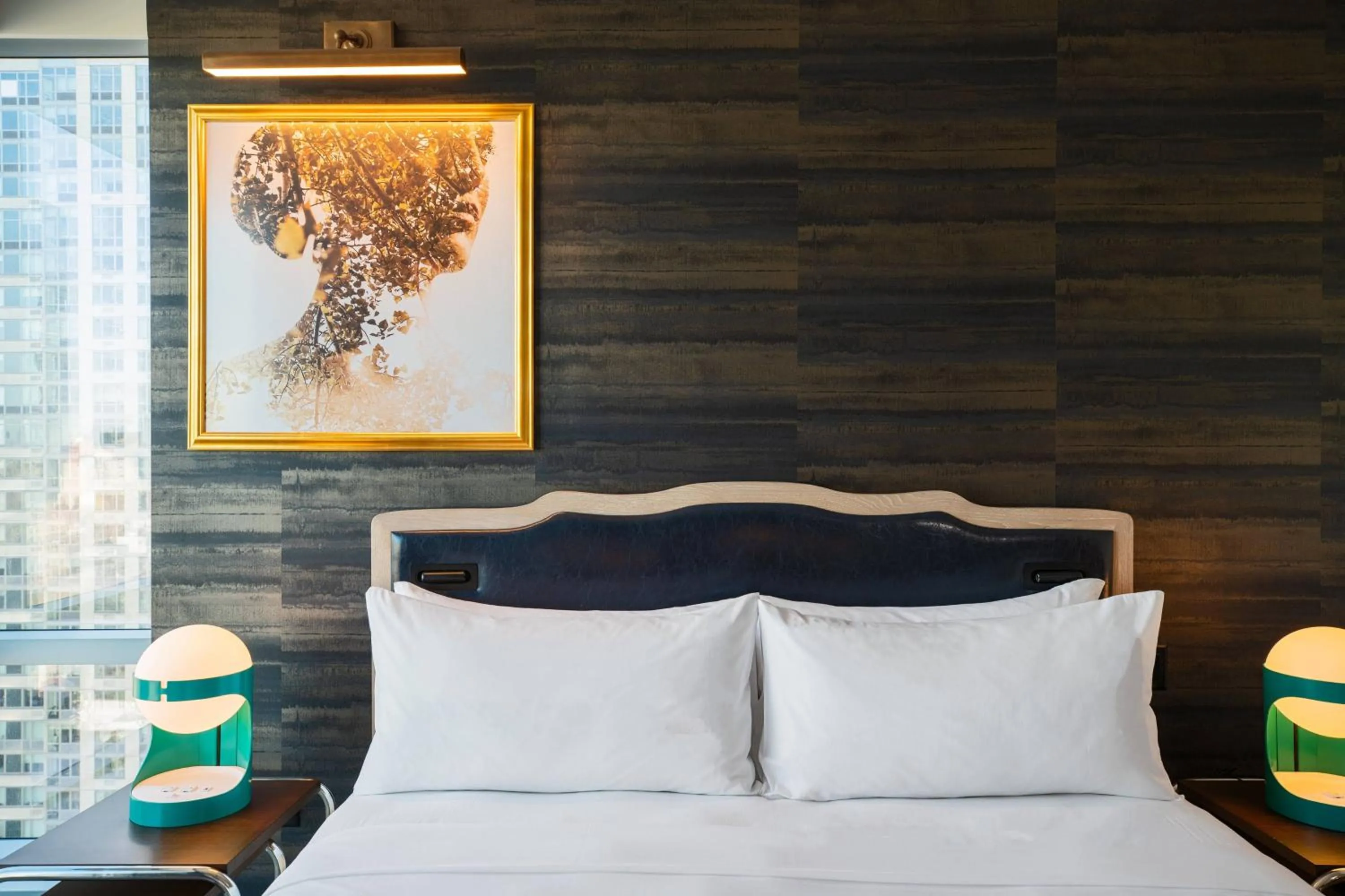 Photo of the whole room, Bed in Renaissance New York Chelsea Hotel