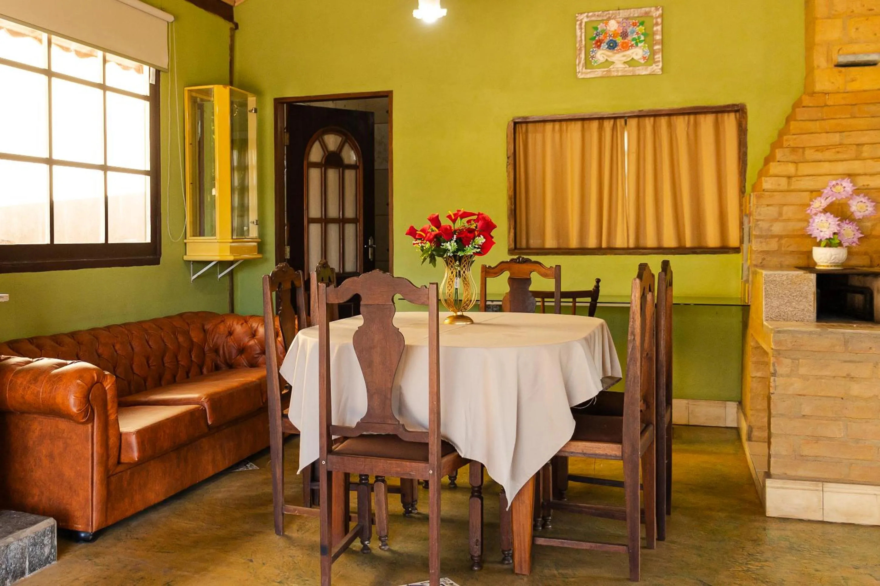 Seating area in Pousada Chalés São Francisco