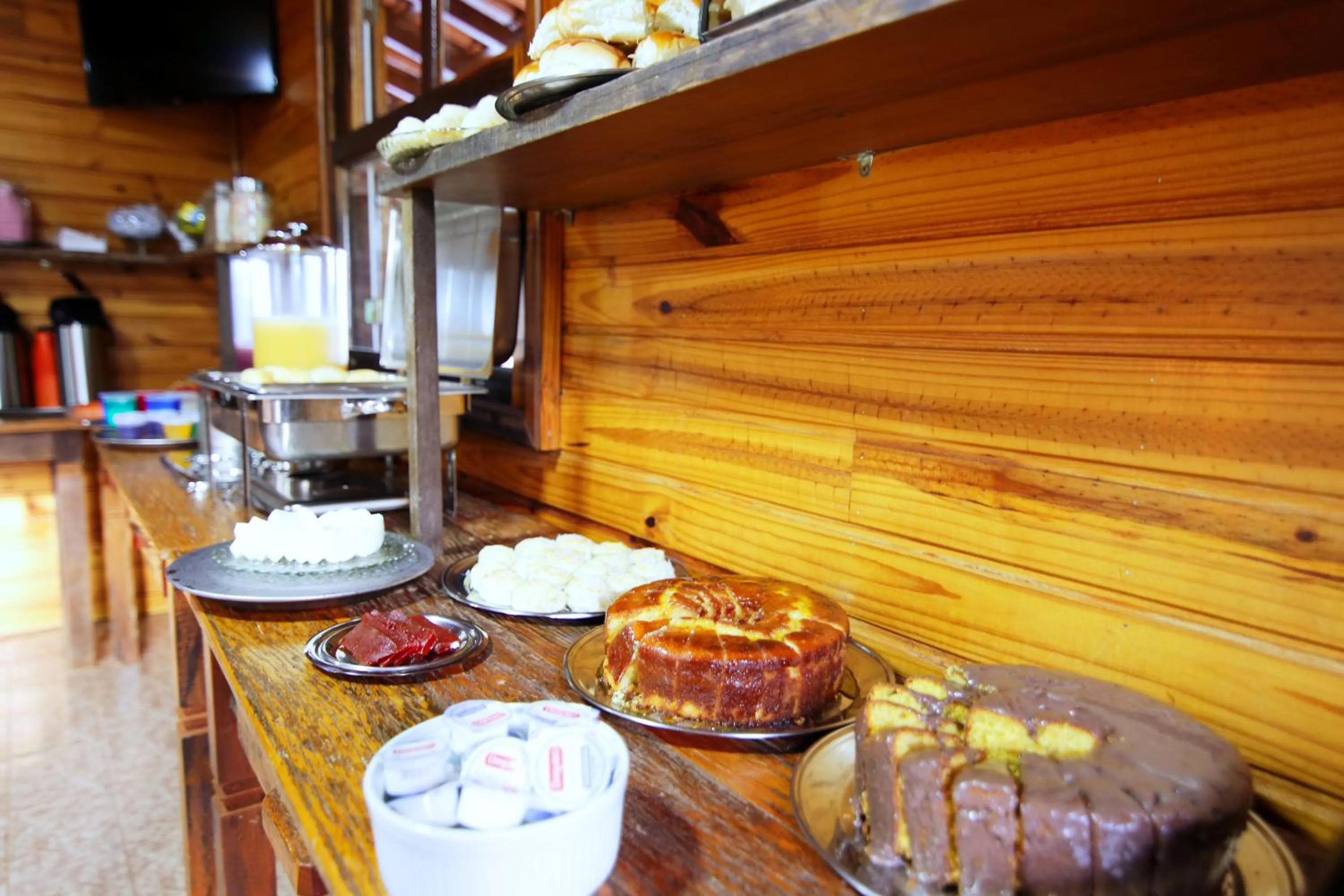 Food in Monte Carlo Pousada