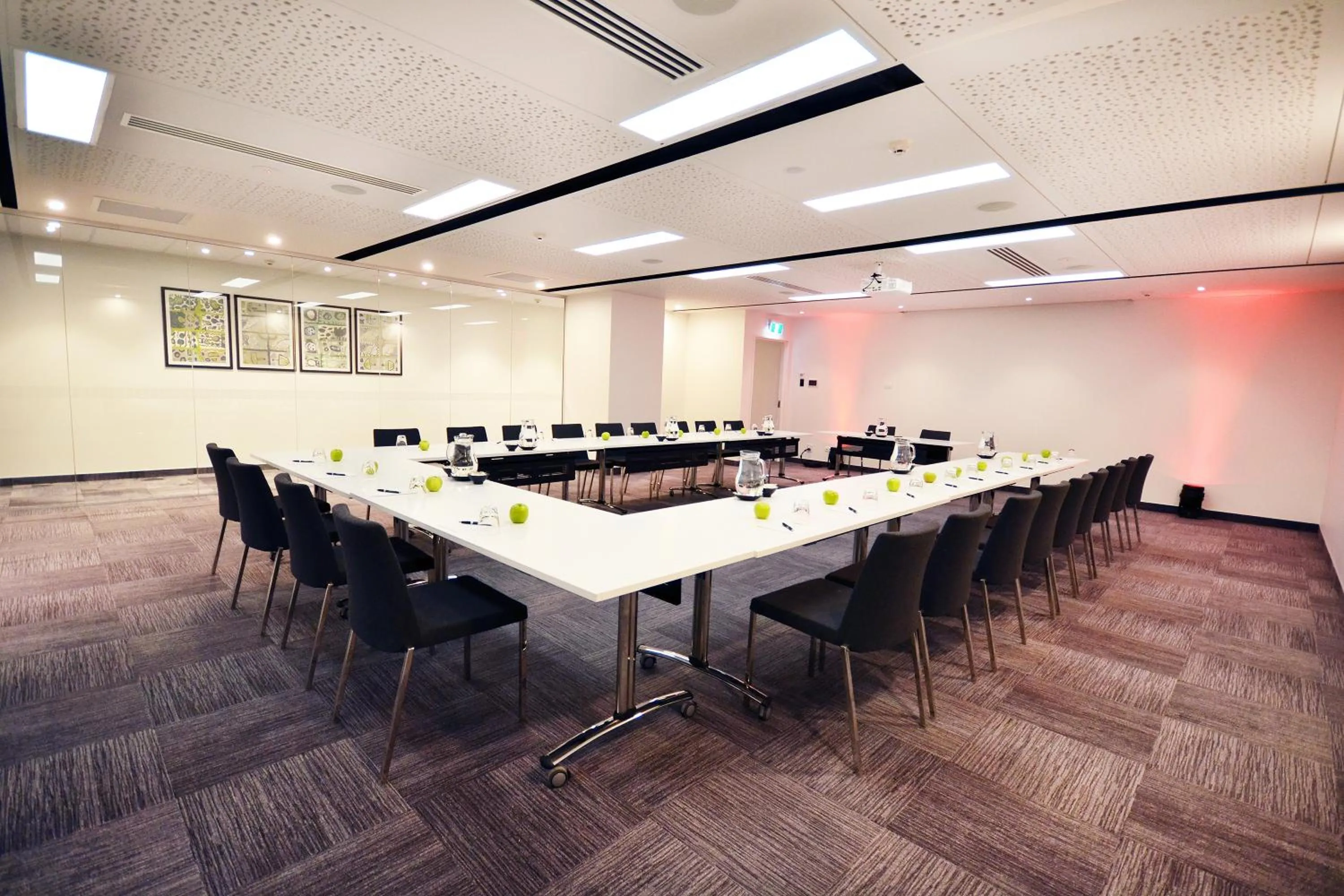 Meeting/conference room in JetPark Auckland Airport Hotel