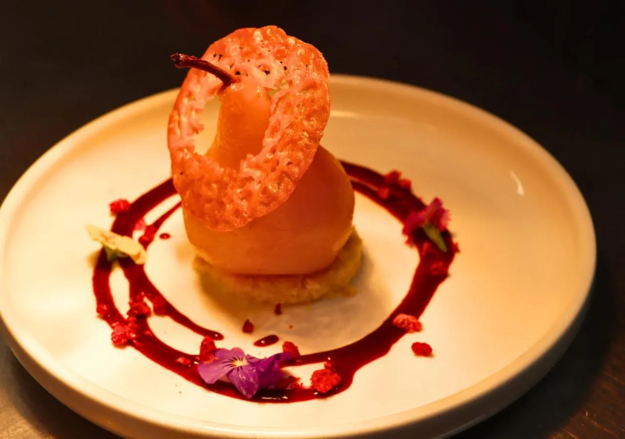 Restaurant/places to eat in JetPark Auckland Airport Hotel