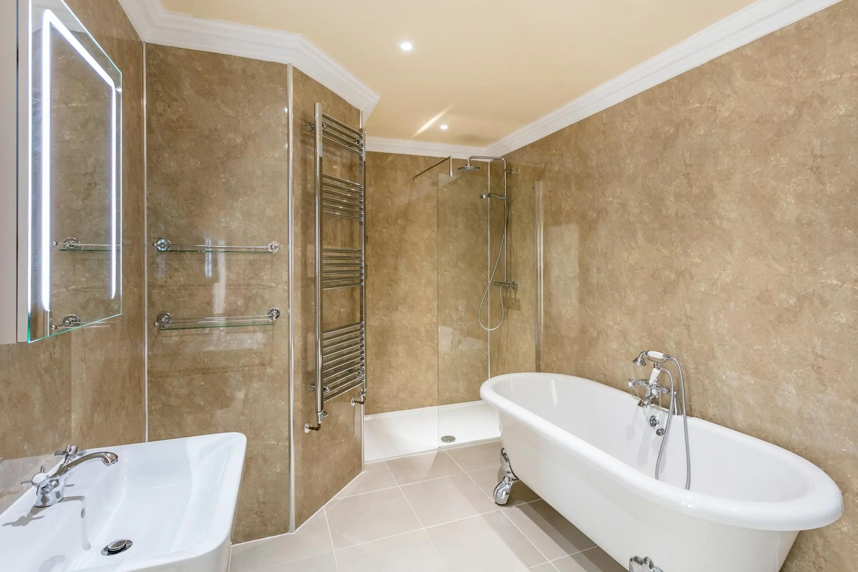 Bathroom in Ednam House Hotel