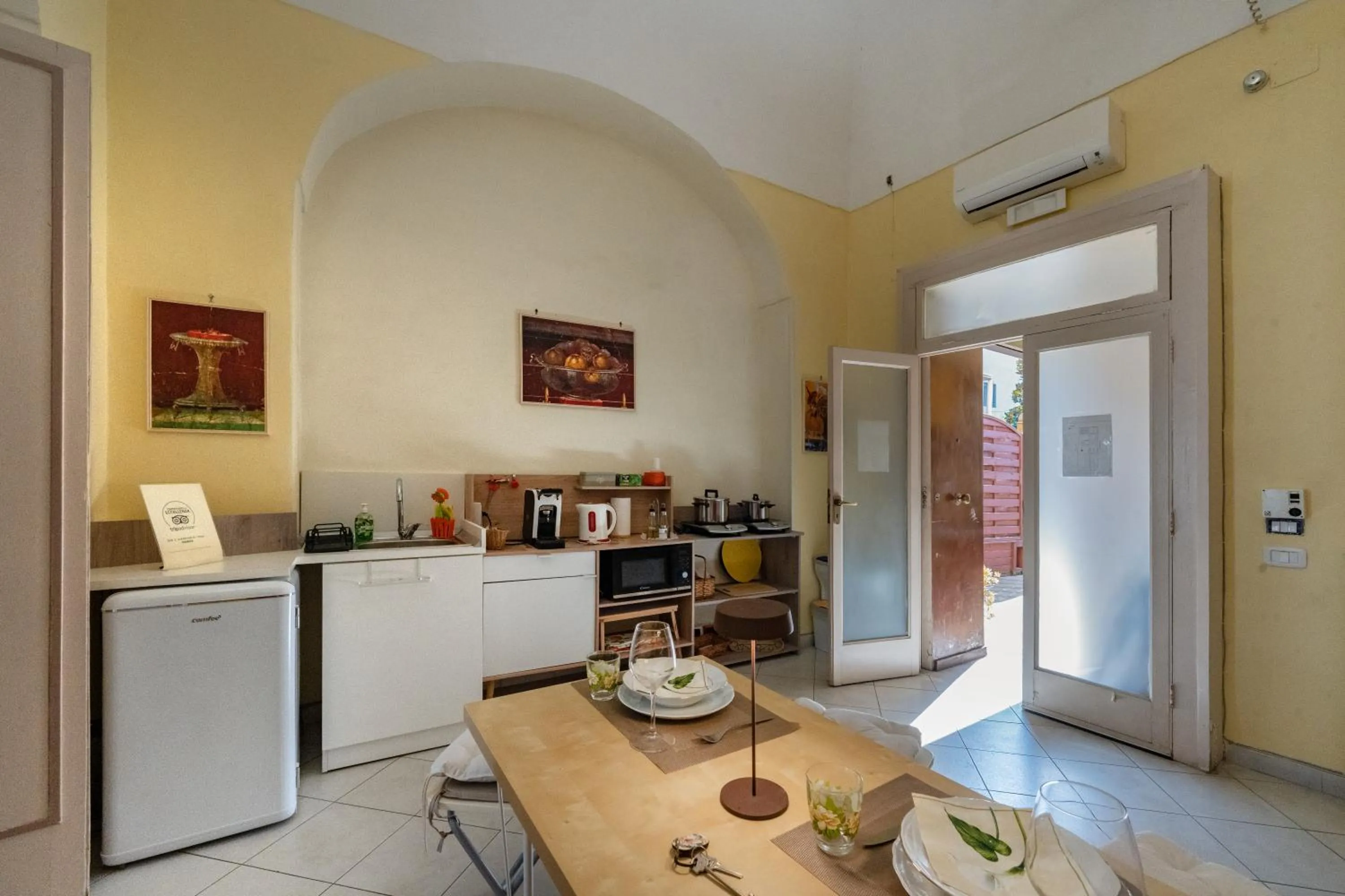 Coffee/tea facilities in Il Giardino di Tonia - Oplontis Guest House - Bed & Garden -