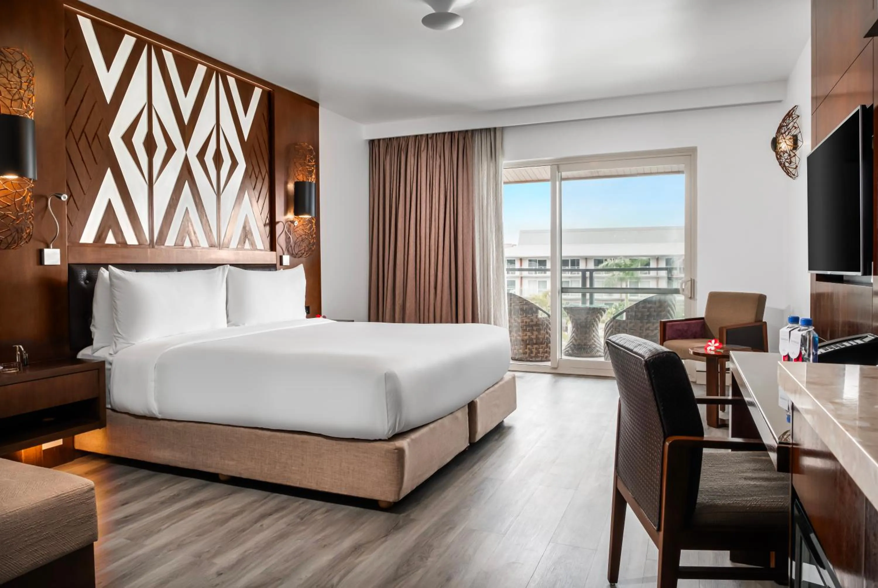 Bed in Crowne Plaza Fiji Nadi Bay Resort & Spa by IHG