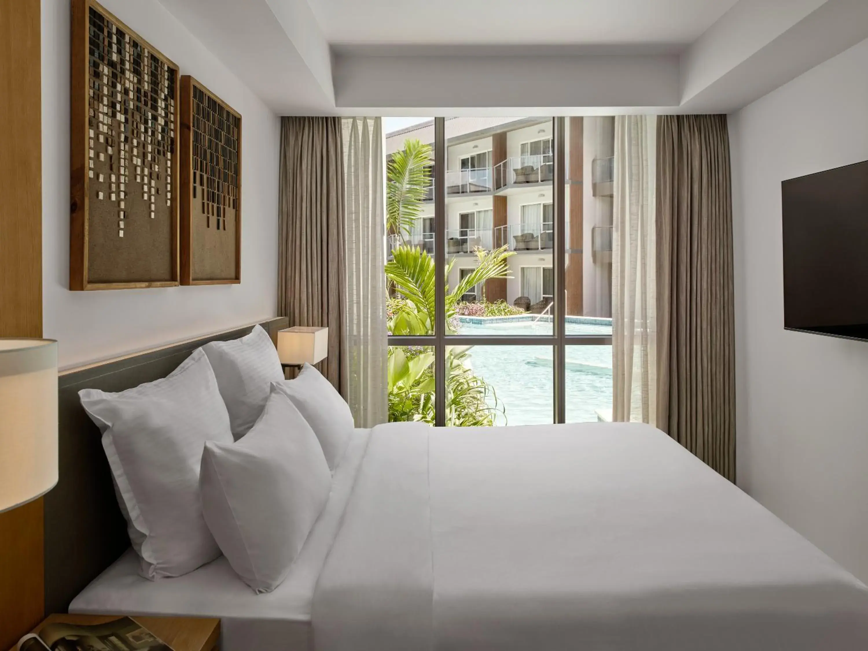 Bed in Crowne Plaza Fiji Nadi Bay Resort & Spa by IHG Bed in Crowne Plaza Fiji Nadi Bay Resort & Spa by IHG