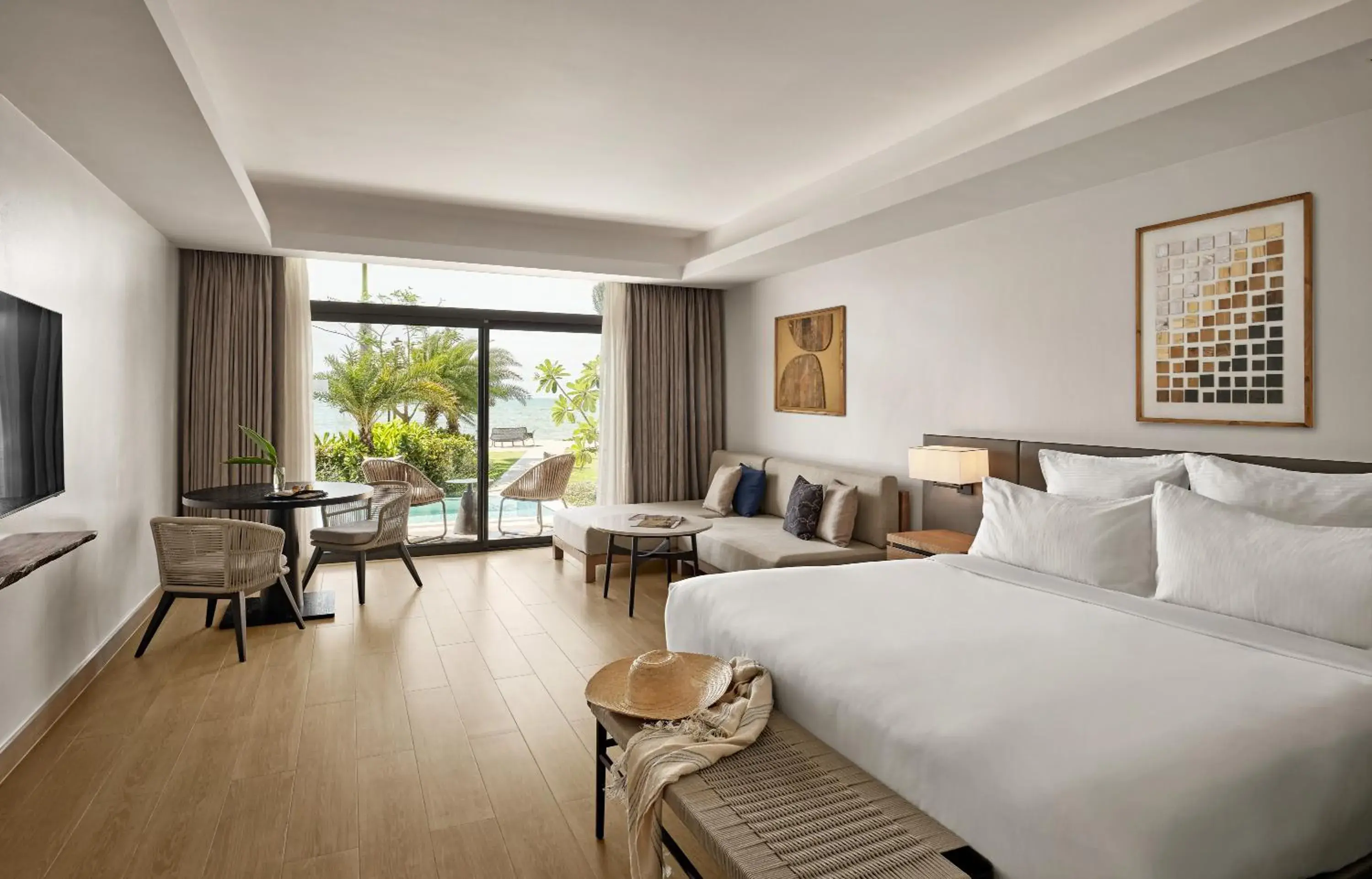 Communal lounge/ TV room, Bed in Crowne Plaza Fiji Nadi Bay Resort & Spa by IHG Communal lounge/ TV room, Bed in Crowne Plaza Fiji Nadi Bay Resort & Spa by IHG