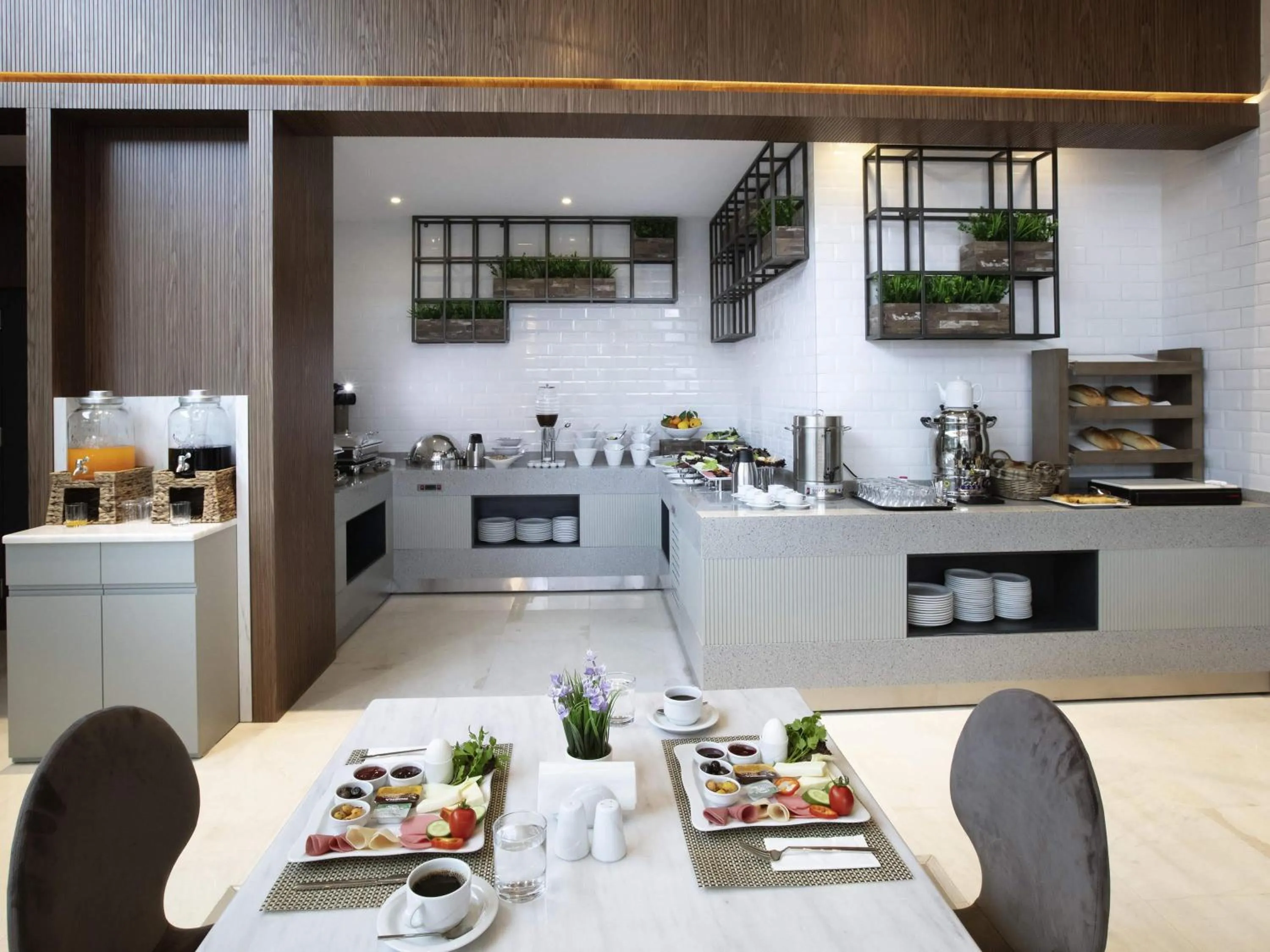 Restaurant/places to eat in ibis Styles Izmir Bornova