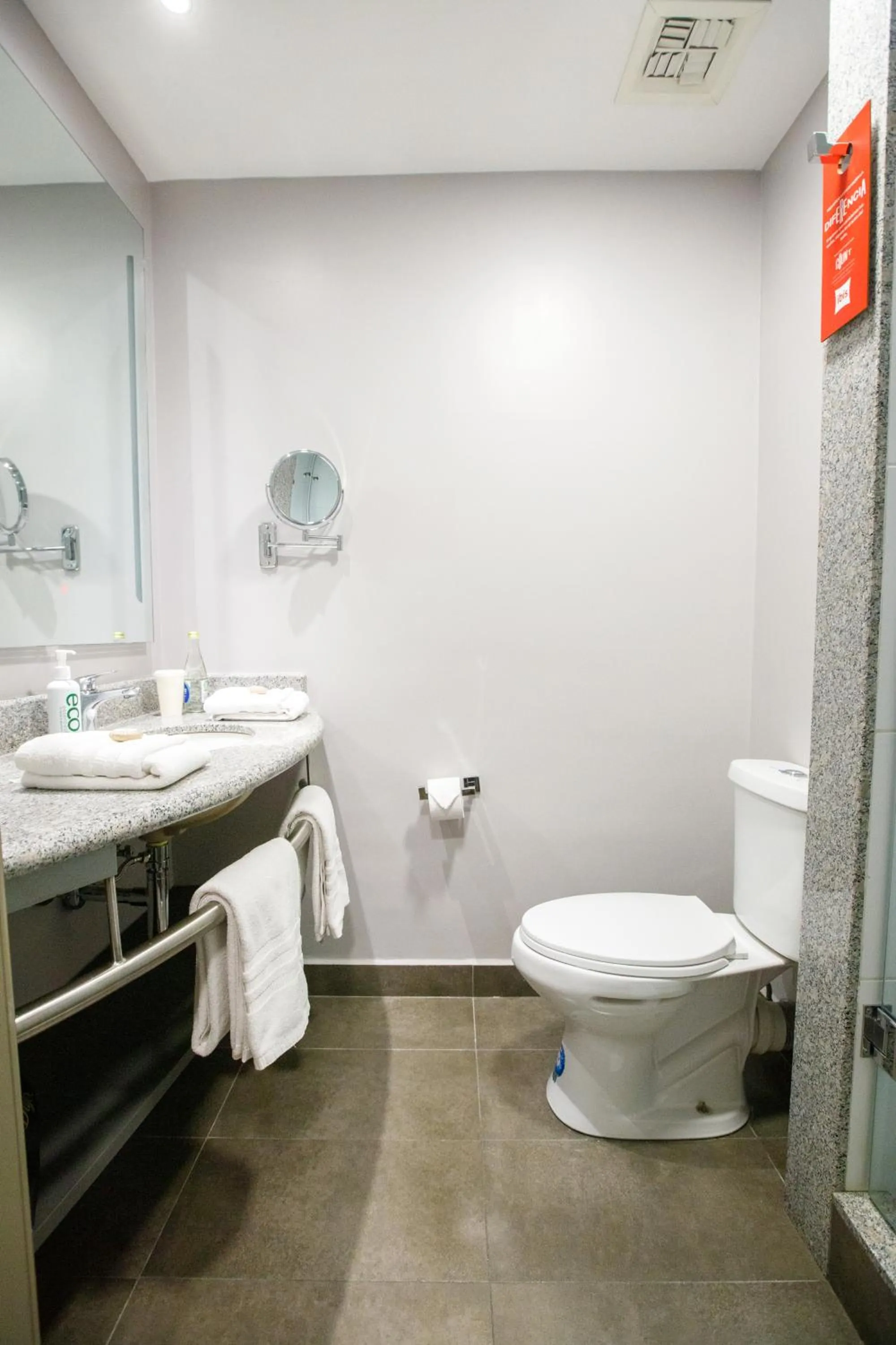 Property building in ibis Quito