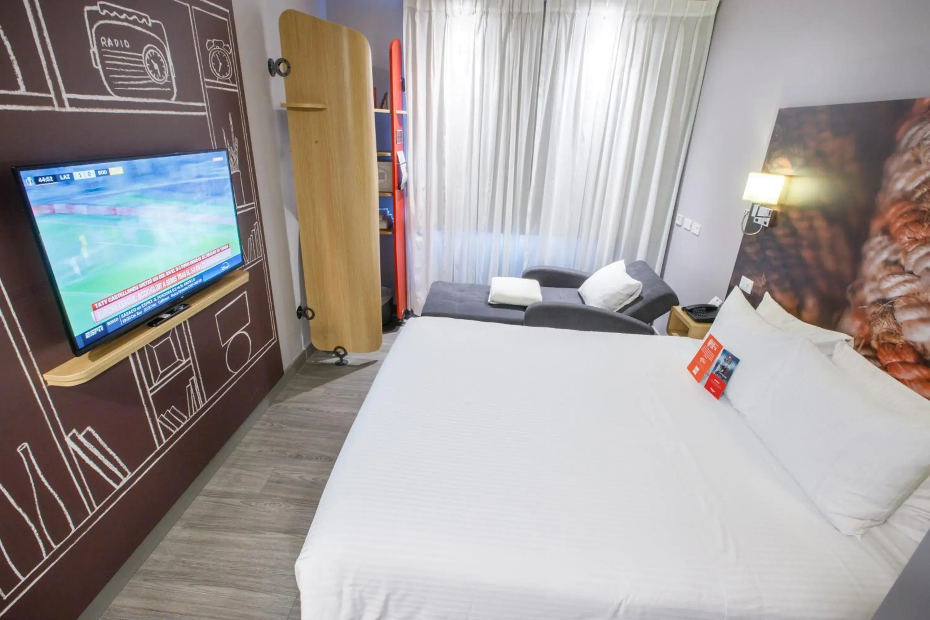 Property building, Bed in ibis Quito Property building, Bed in ibis Quito