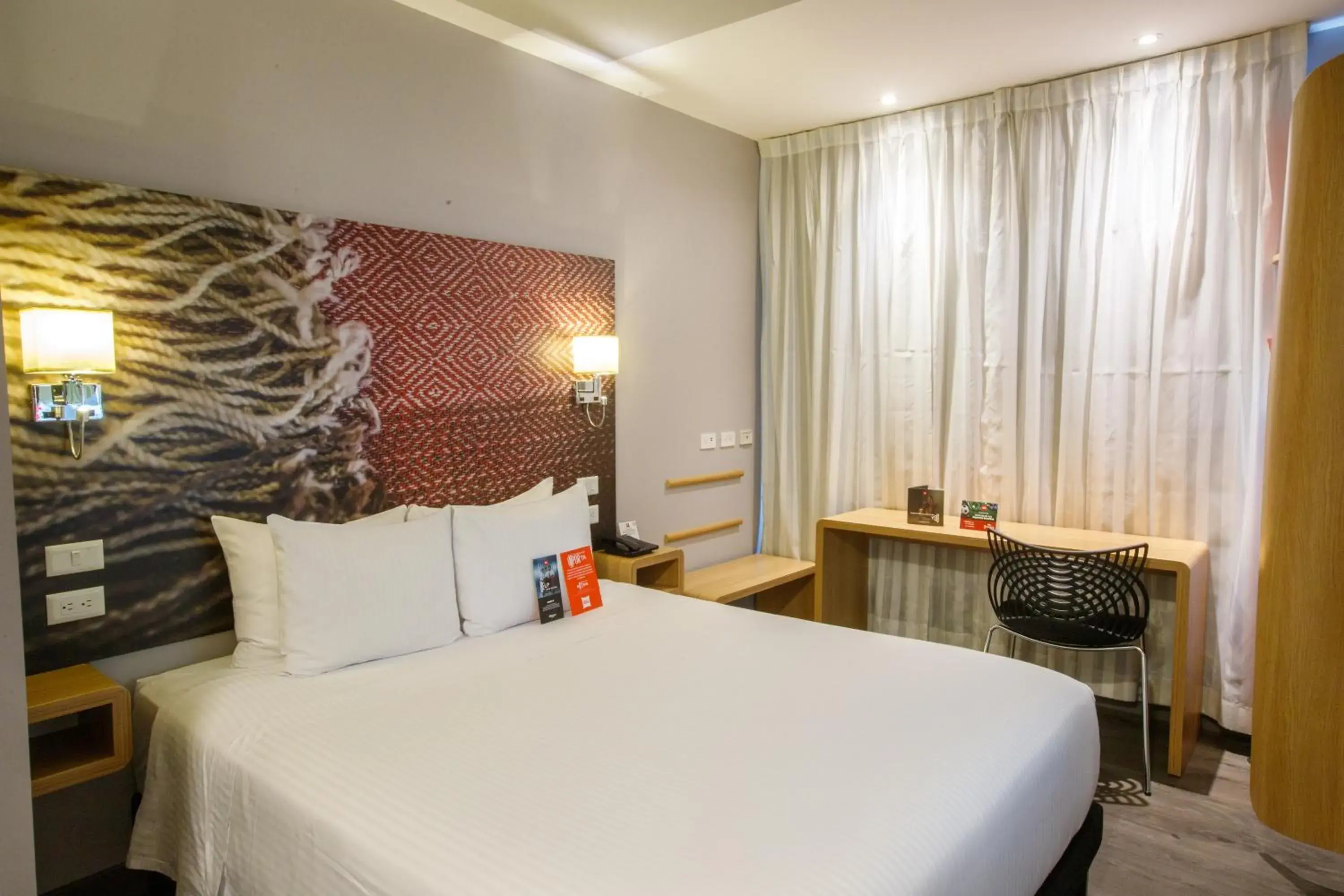 Property building, Bed in ibis Quito Property building, Bed in ibis Quito