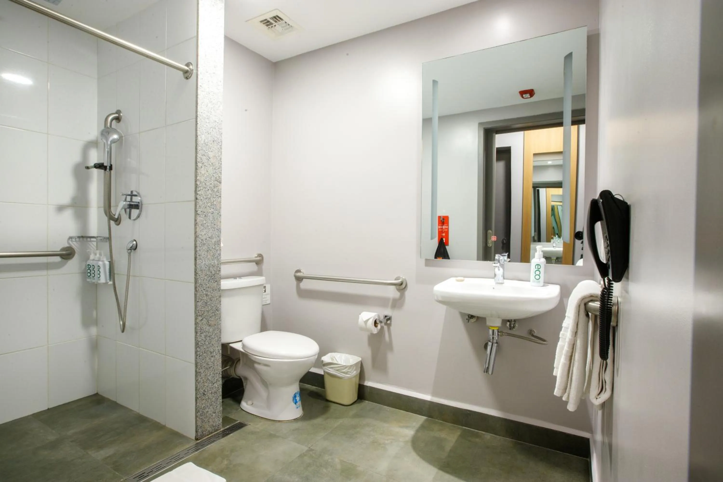 Property building in ibis Quito