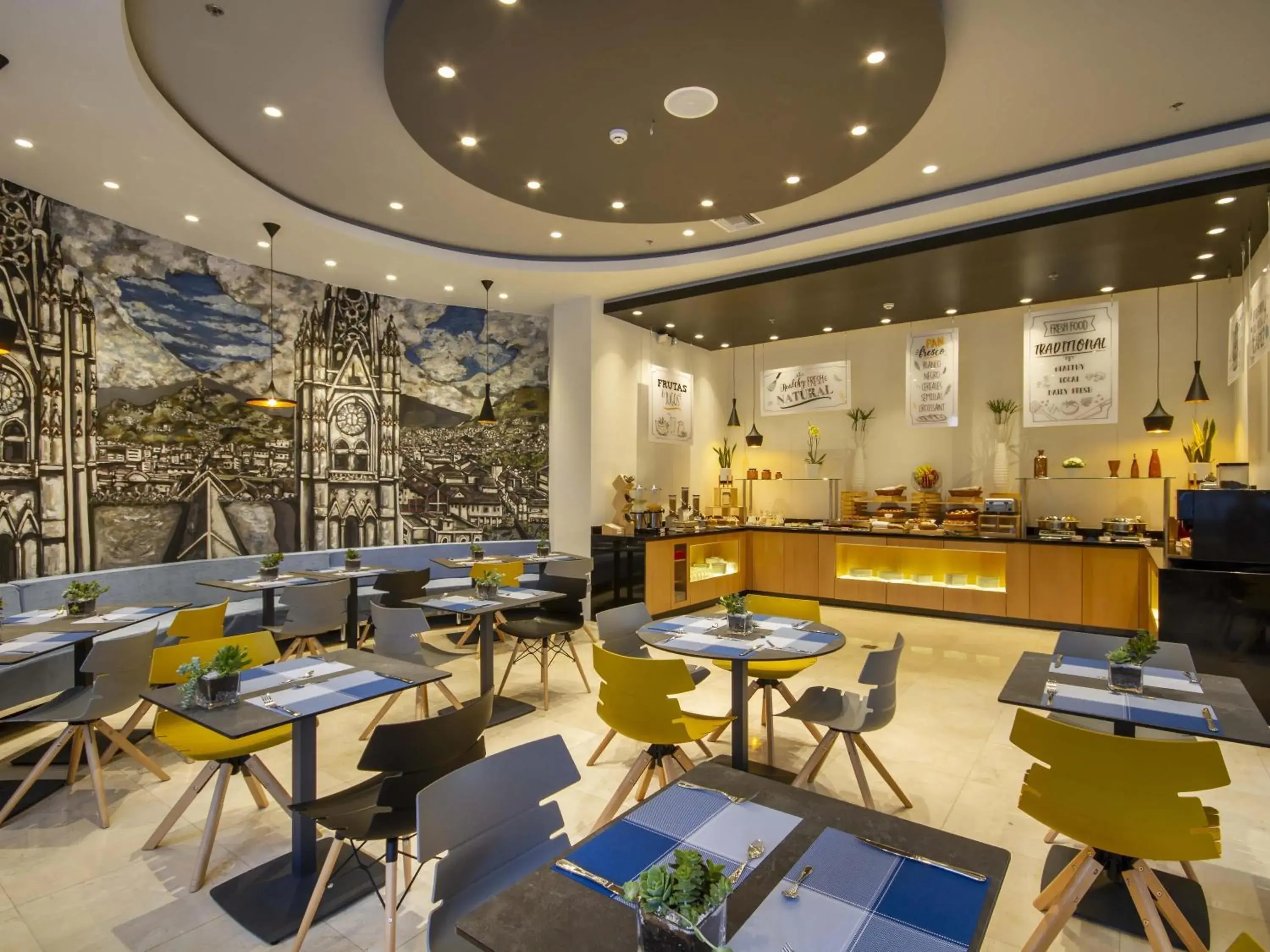 Restaurant/places to eat in ibis Quito Restaurant/places to eat in ibis Quito