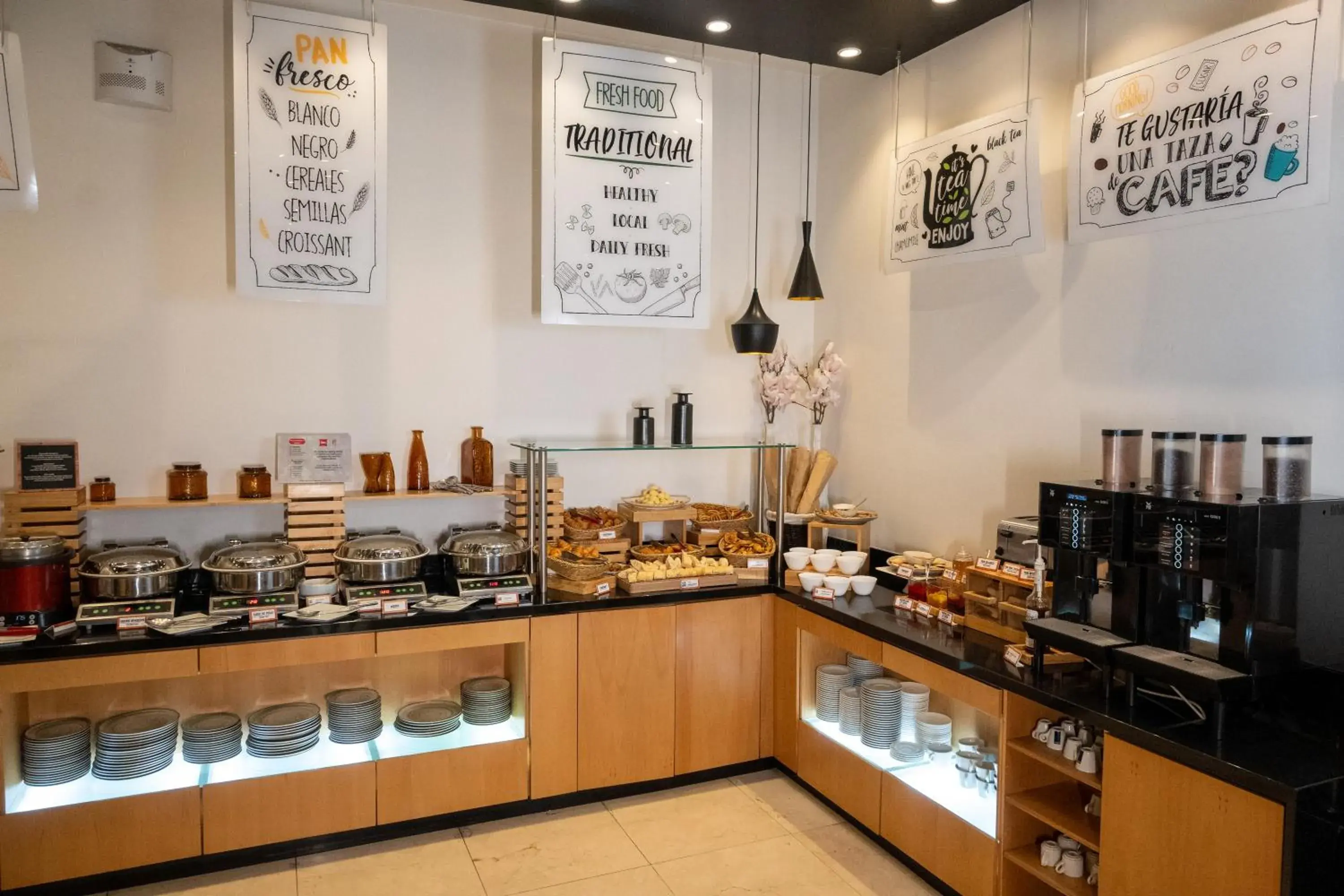 Restaurant/places to eat in ibis Quito Restaurant/places to eat in ibis Quito