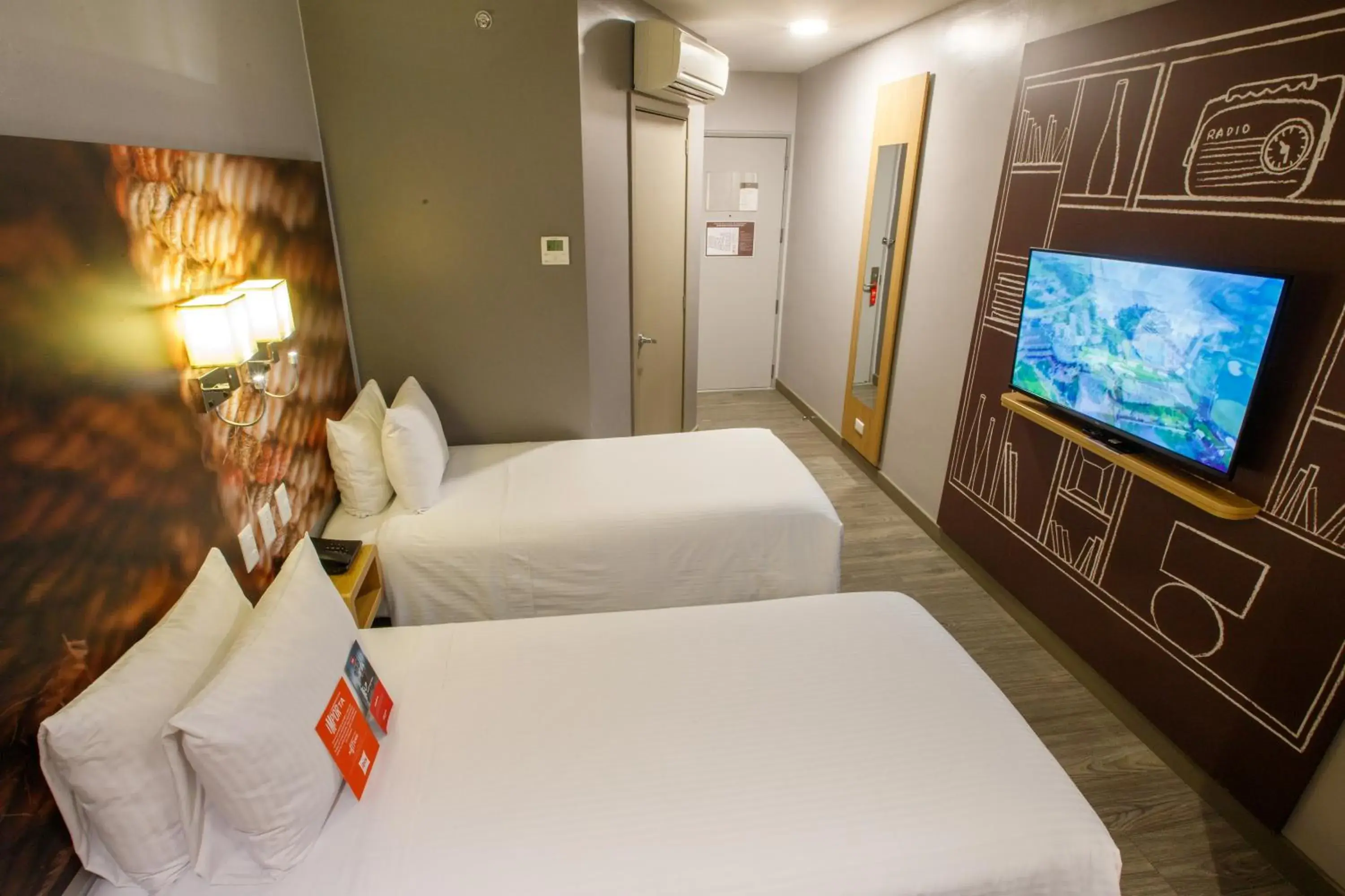 Property building, Bed in ibis Quito Property building, Bed in ibis Quito