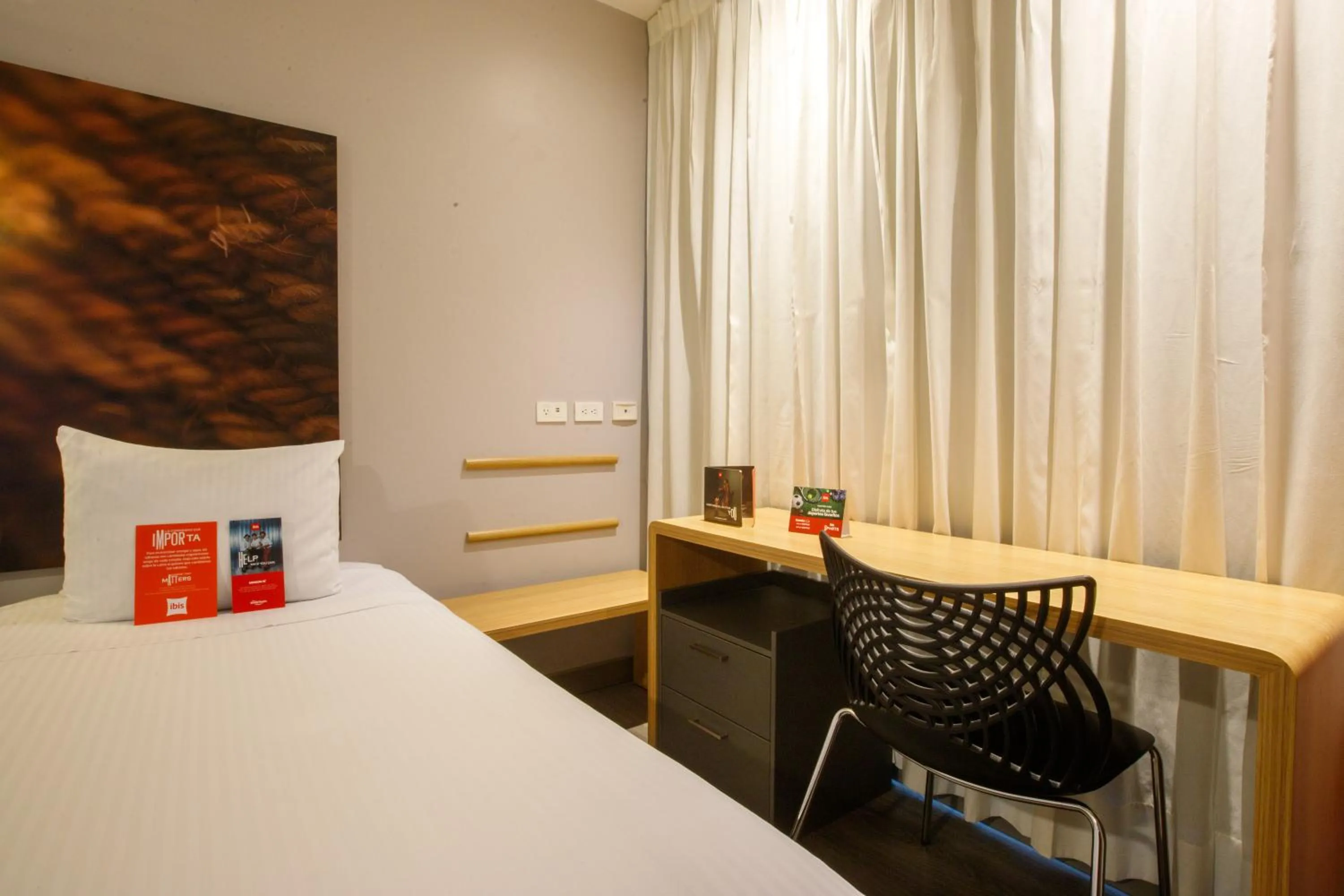 Property building, Bed in ibis Quito