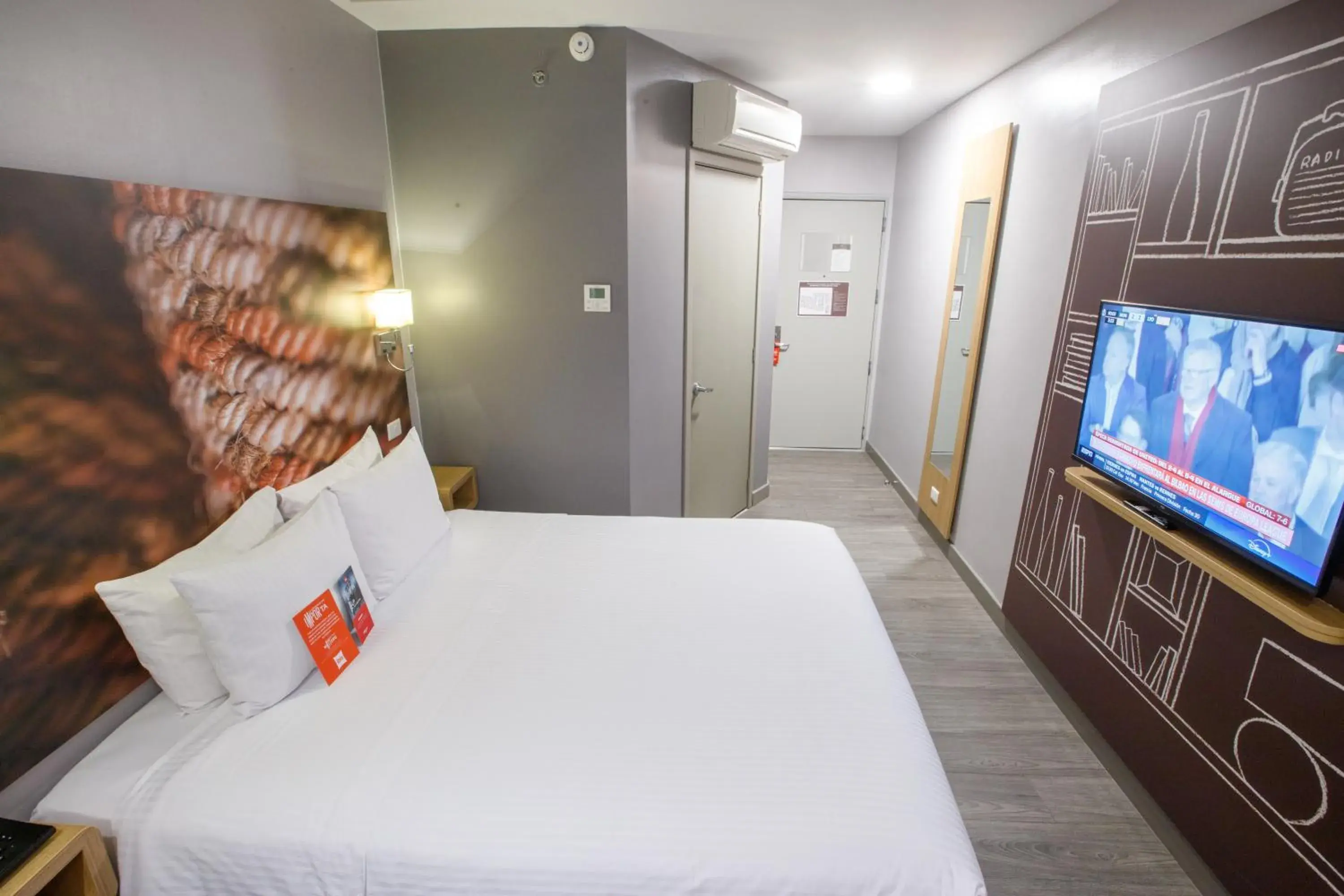 Property building, Bed in ibis Quito Property building, Bed in ibis Quito