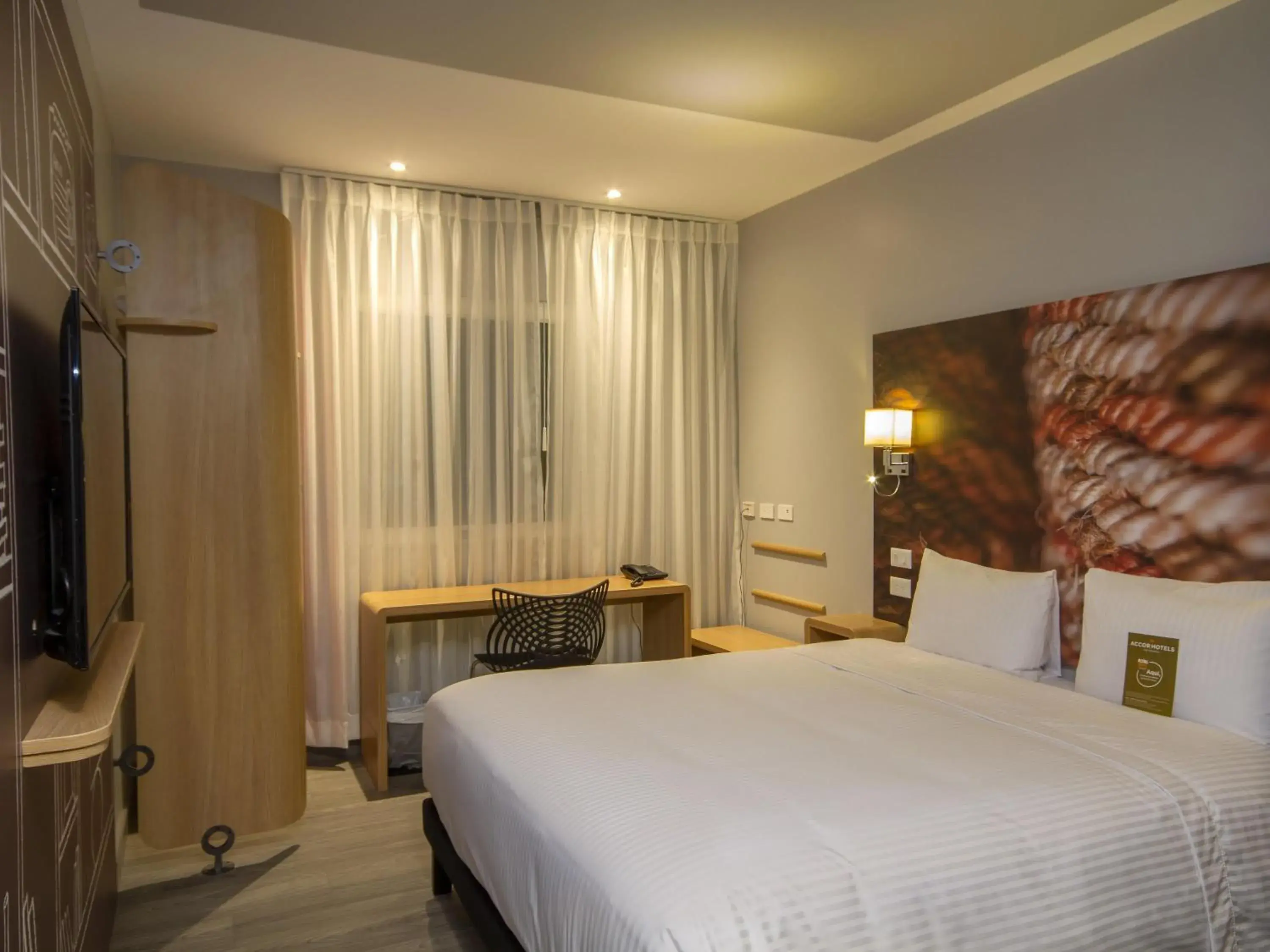 Bedroom, Bed in ibis Quito Bedroom, Bed in ibis Quito