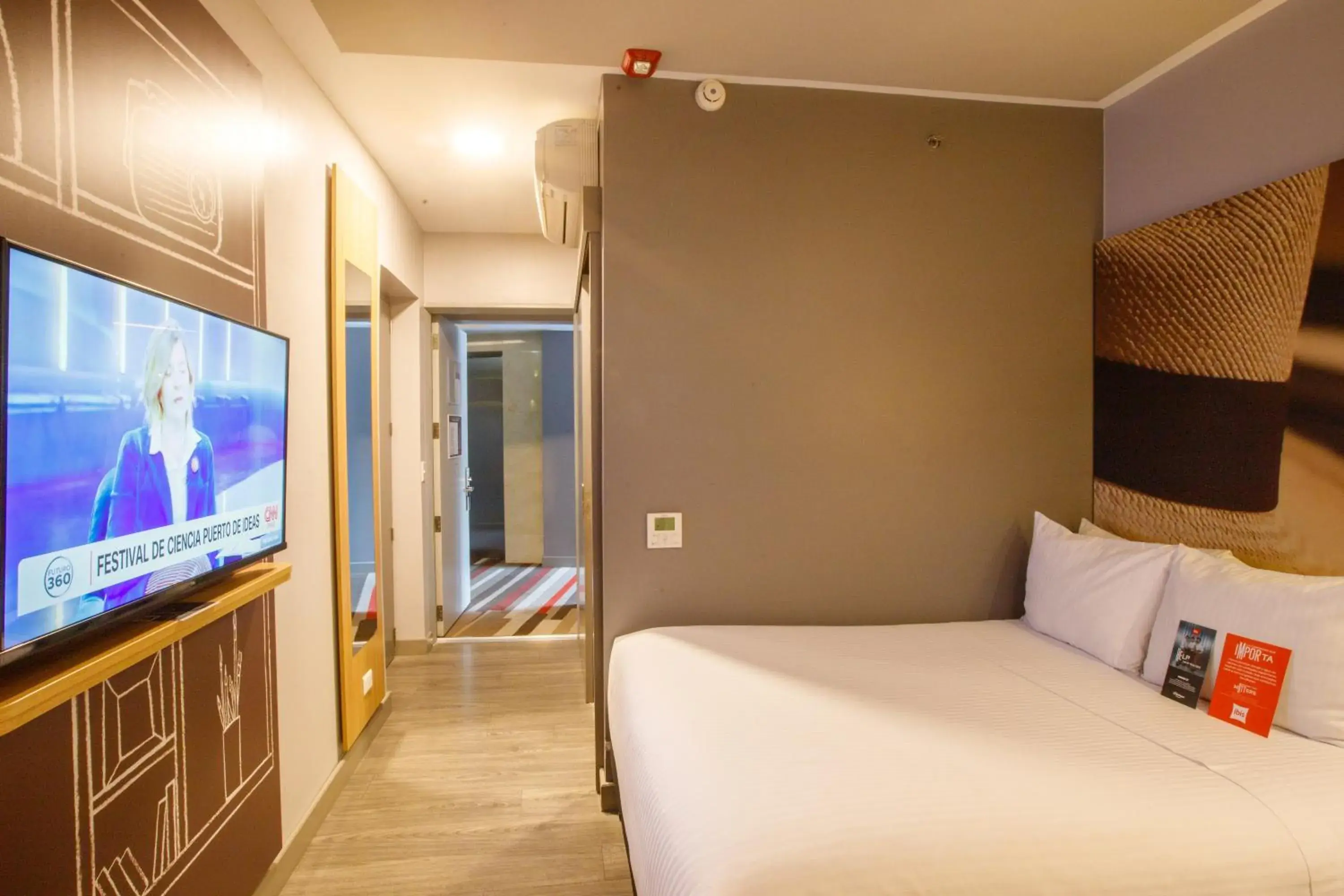 Property building, Bed in ibis Quito Property building, Bed in ibis Quito