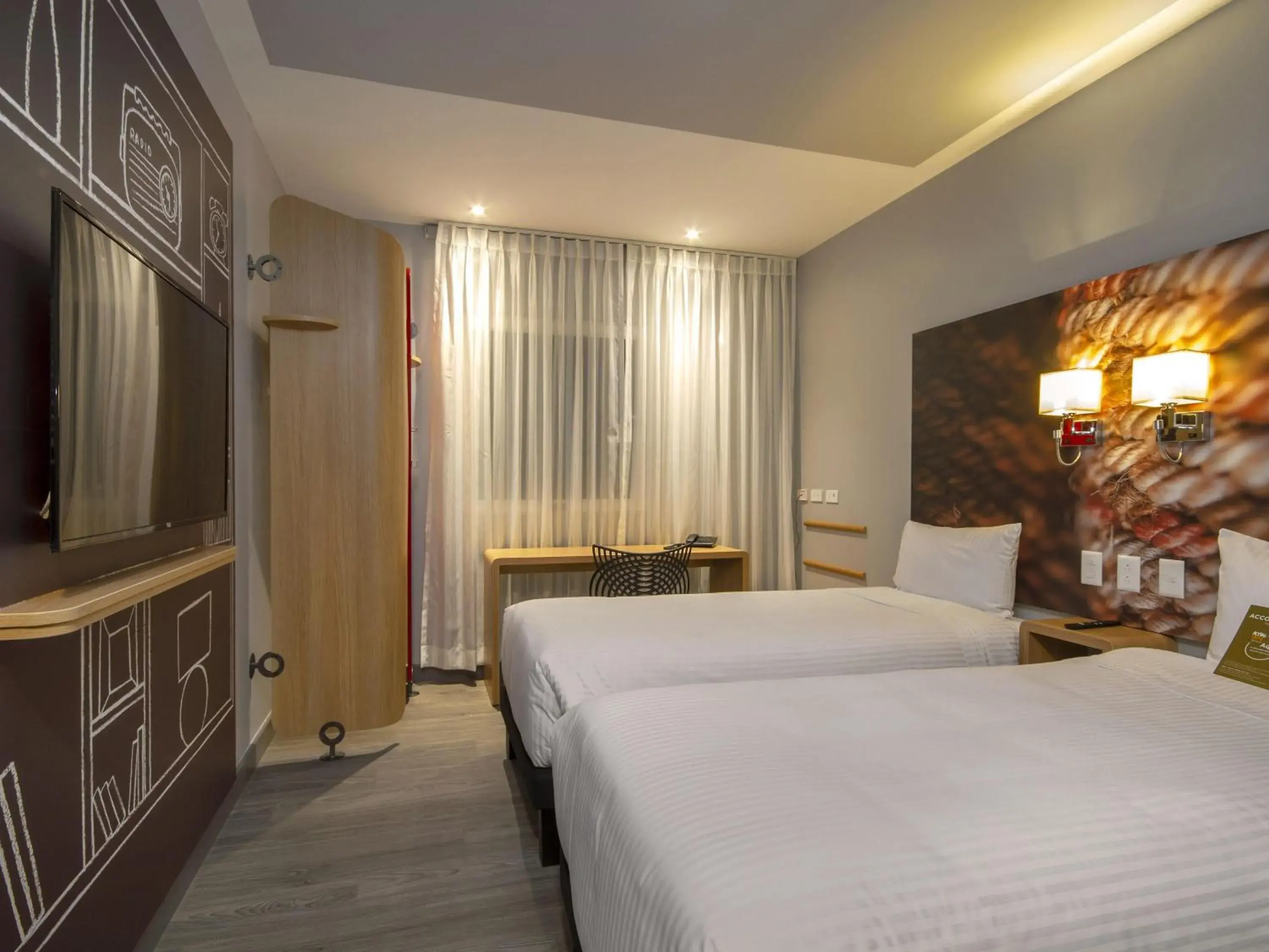 Bedroom, Bed in ibis Quito Bedroom, Bed in ibis Quito