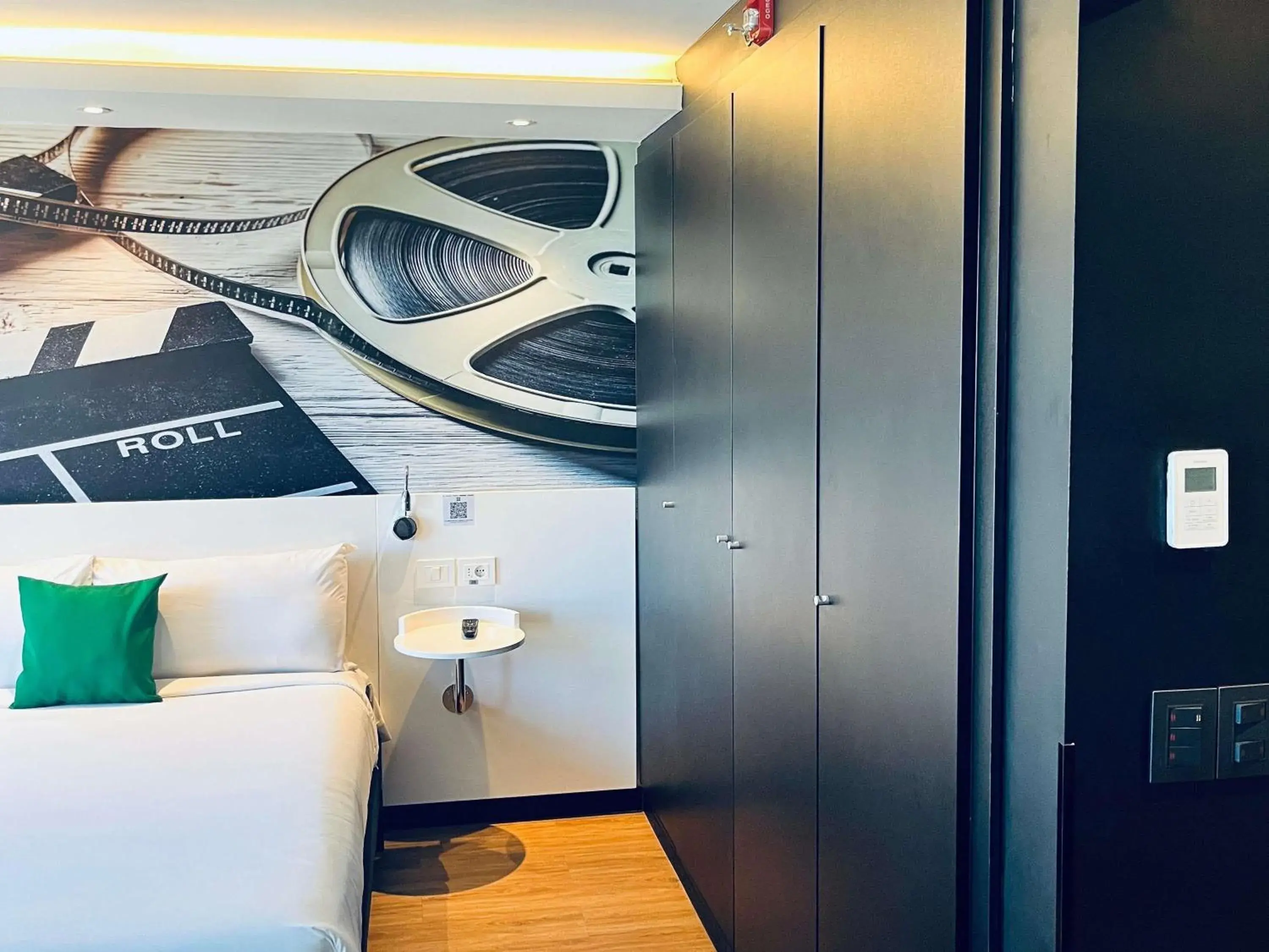 Bedroom, Bed in ibis Styles Montevideo Biarritz Bedroom, Bed in ibis Styles Montevideo Biarritz