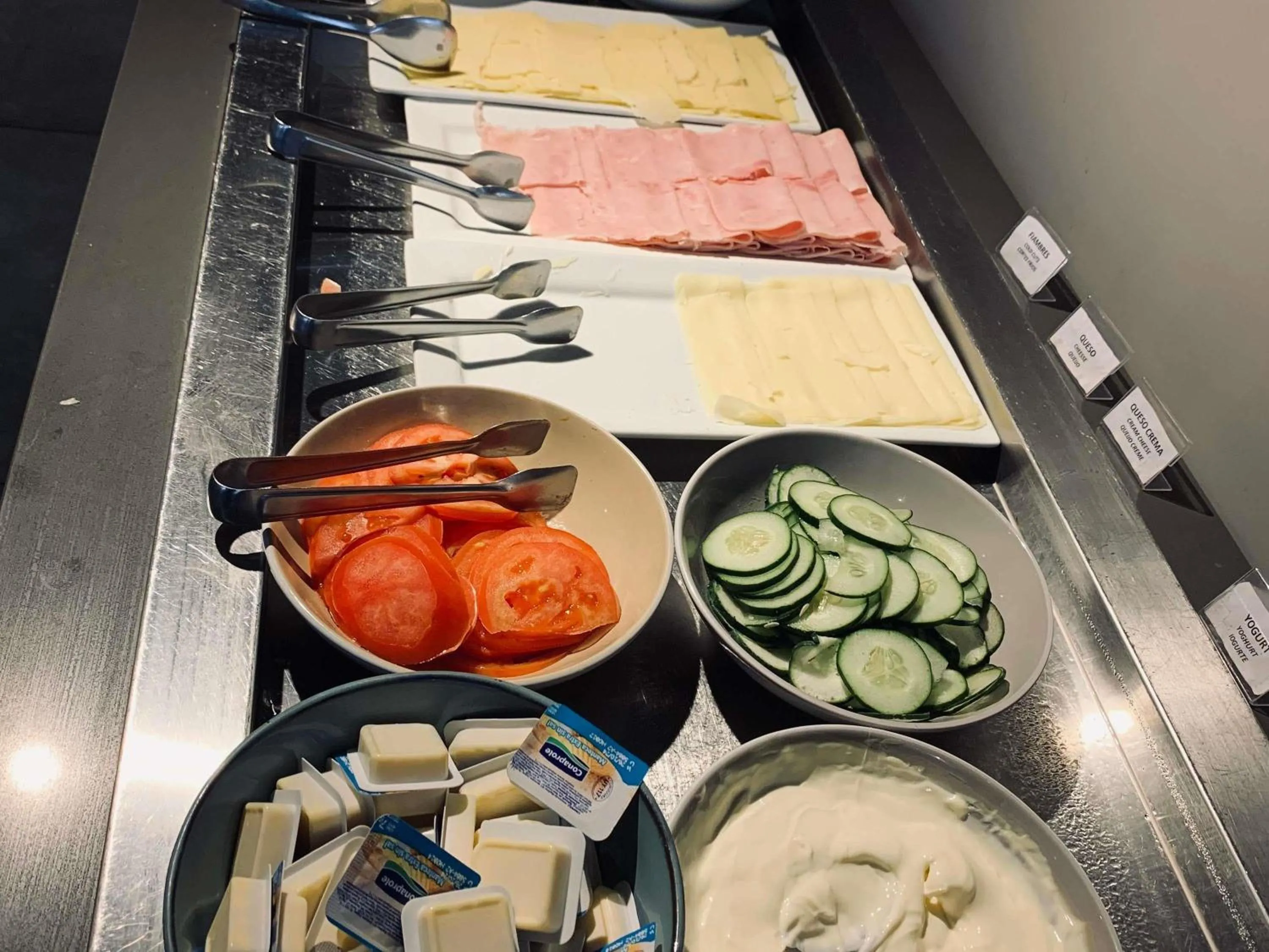 Breakfast in ibis Styles Montevideo Biarritz