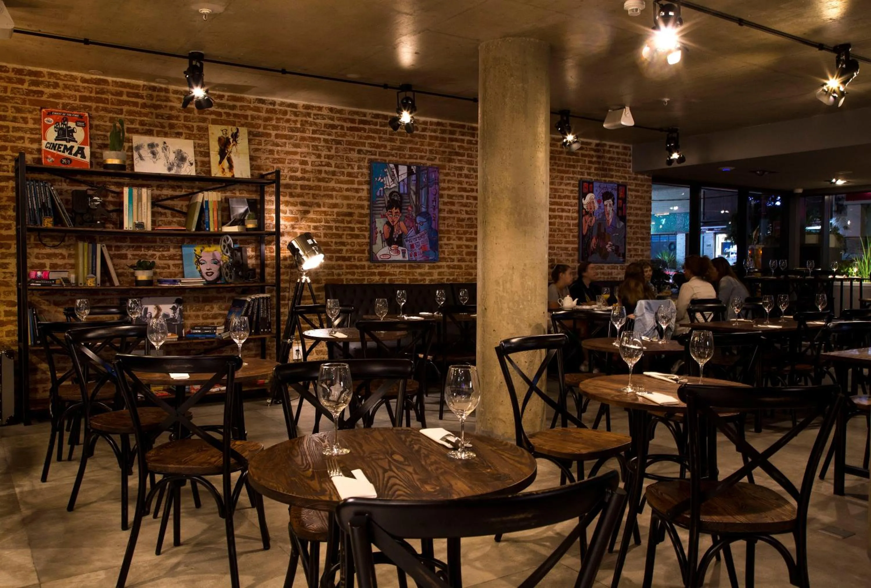 Restaurant/places to eat in ibis Styles Montevideo Biarritz