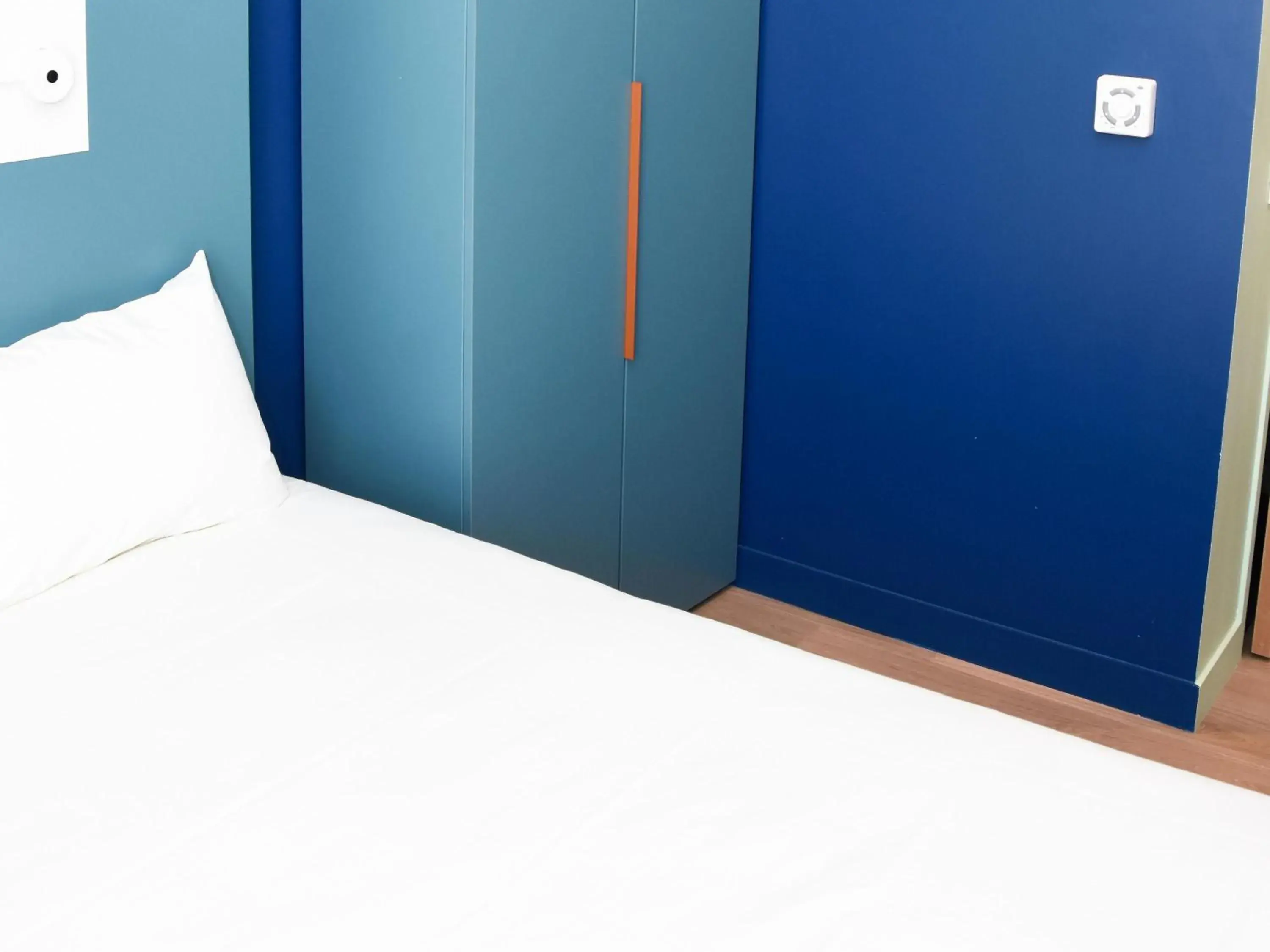 Bedroom, Bed in ibis budget Langres Bedroom, Bed in ibis budget Langres