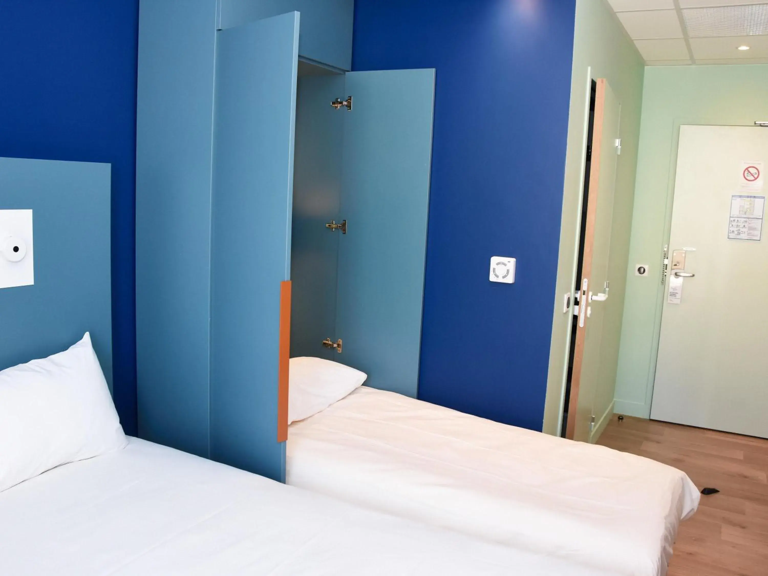 Bedroom, Bed in ibis budget Langres Bedroom, Bed in ibis budget Langres