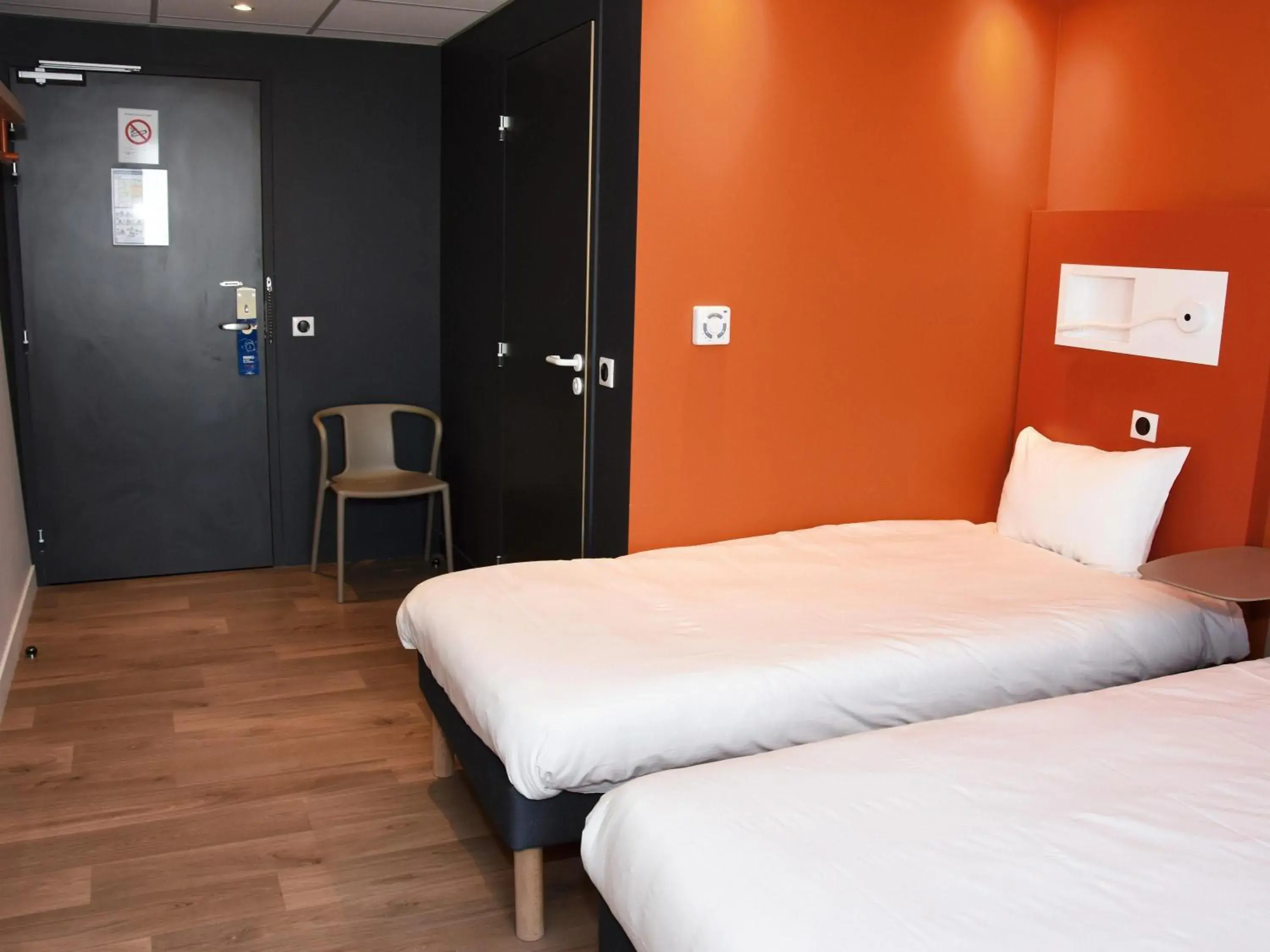 Bedroom, Bed in ibis budget Langres Bedroom, Bed in ibis budget Langres