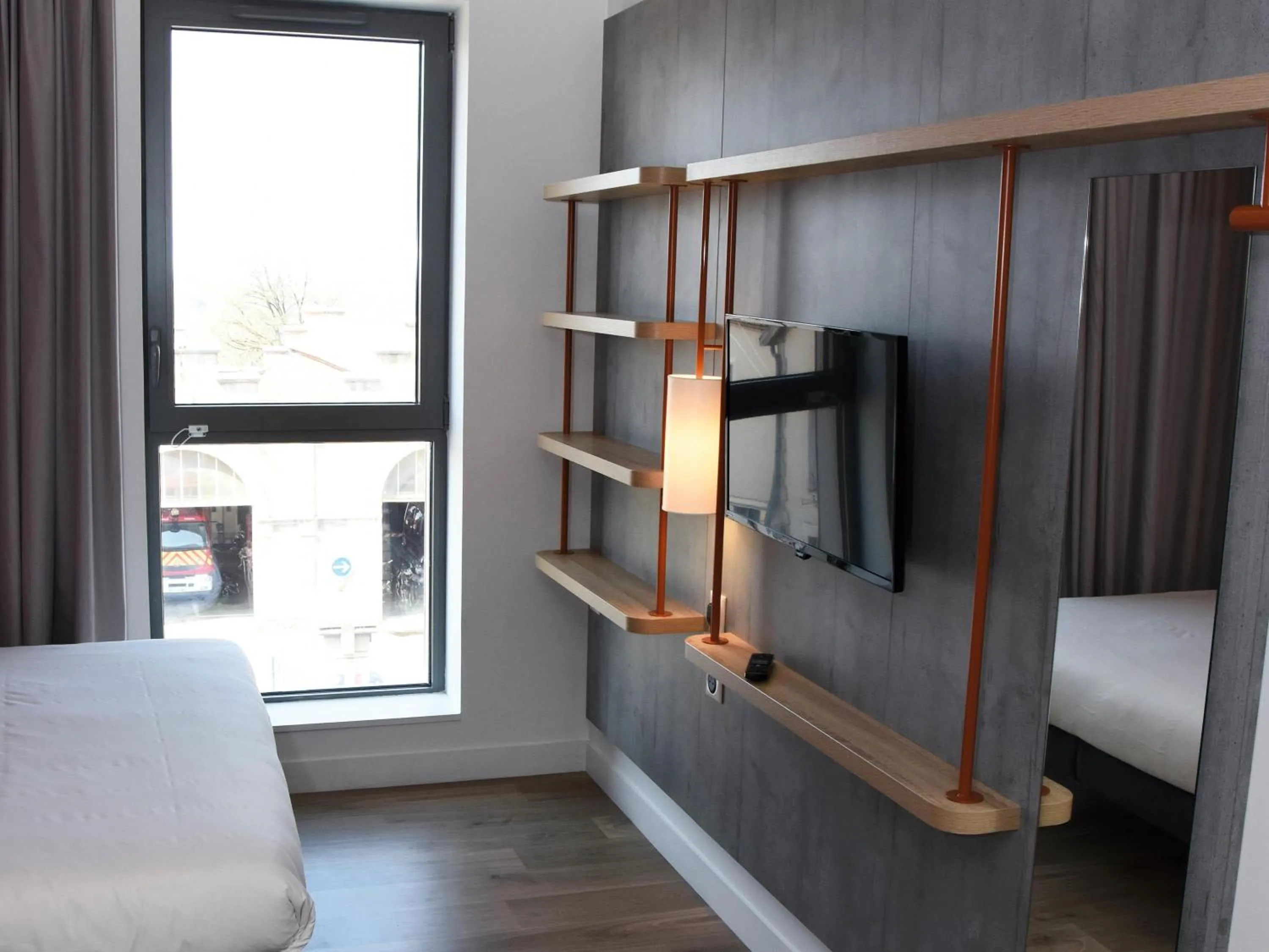 Bedroom, Bed in ibis budget Langres