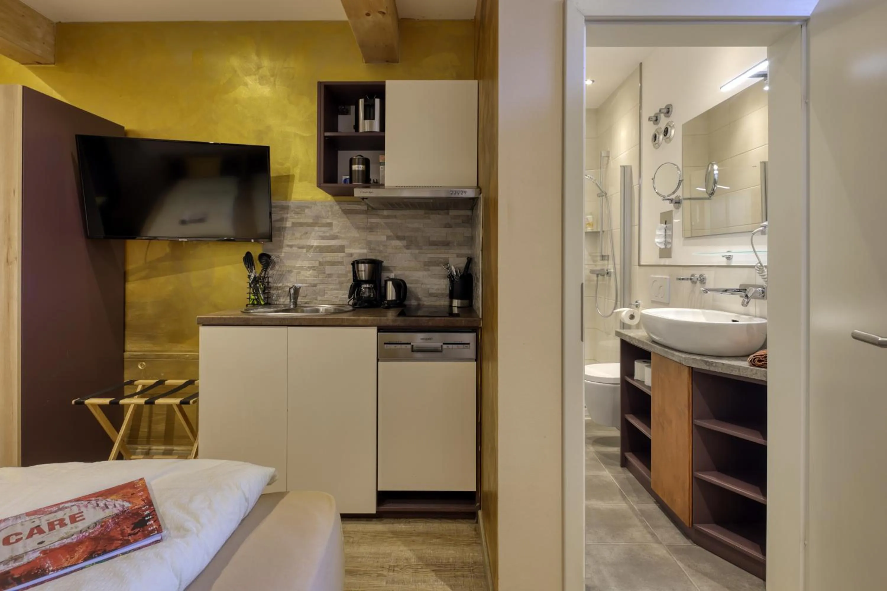 Shower in AD1716 apARTments Marktheidenfeld