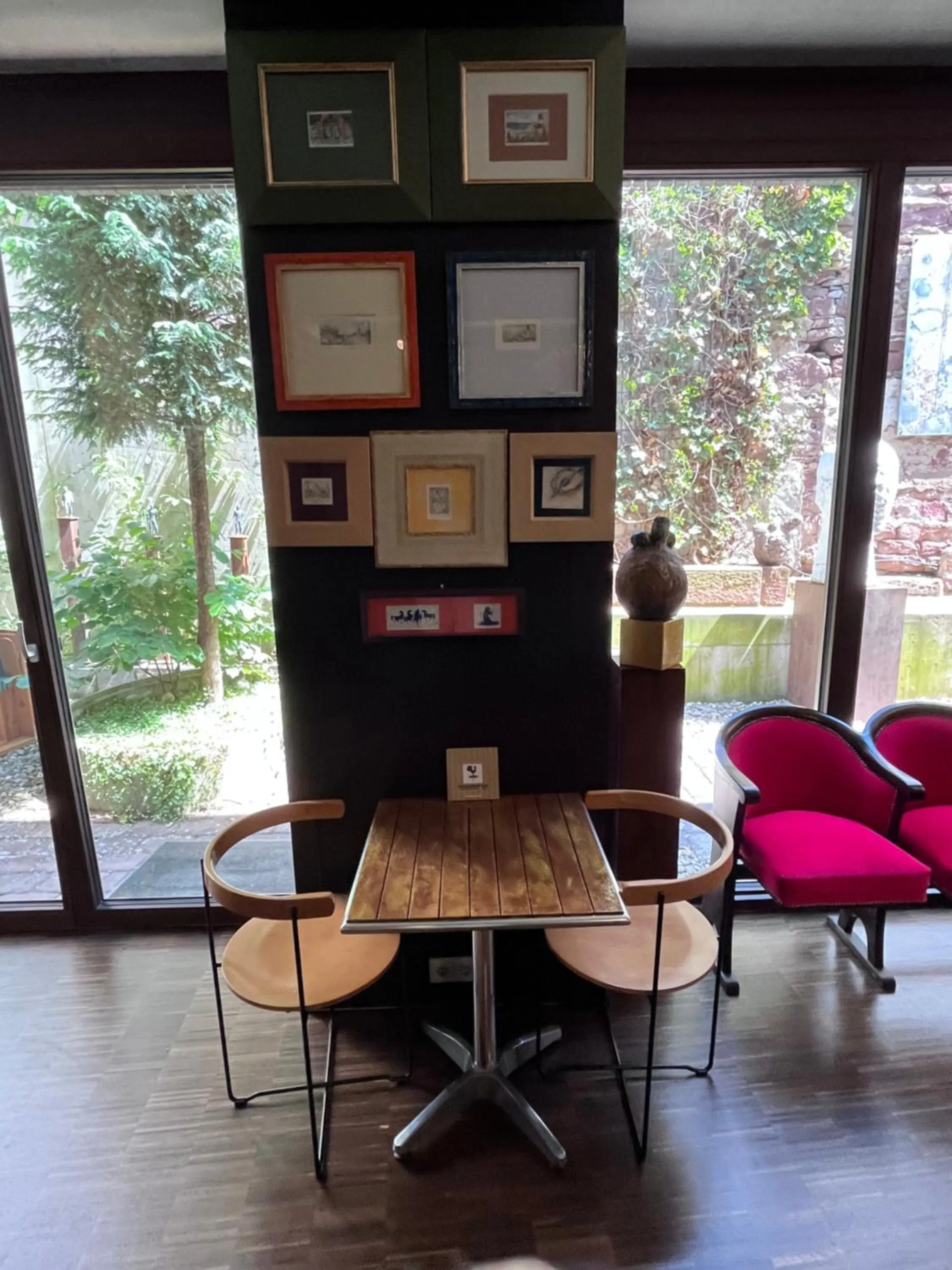 Dining area in AD1716 apARTments Marktheidenfeld
