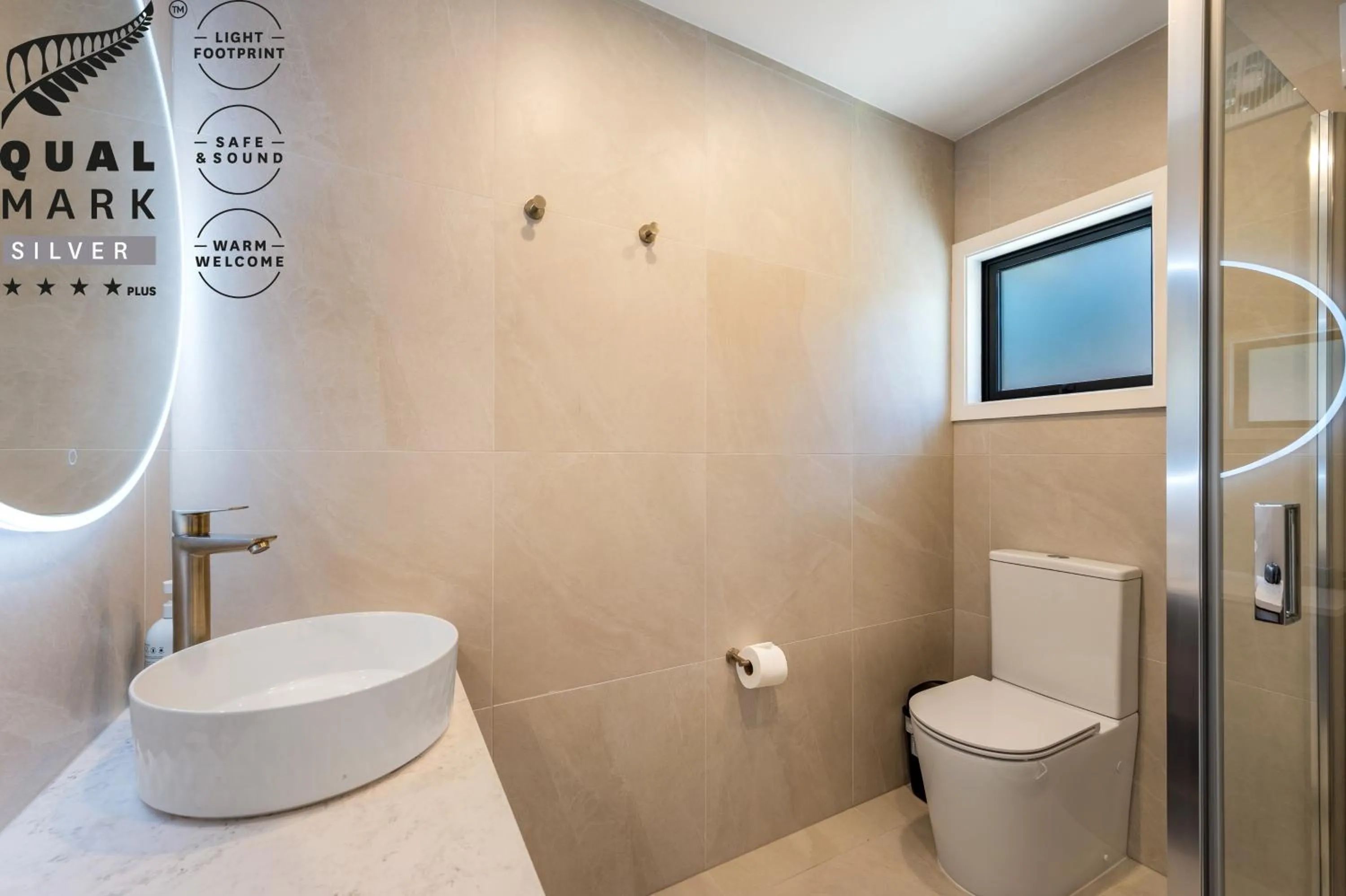 Shower in Luxe Suites & Apartments