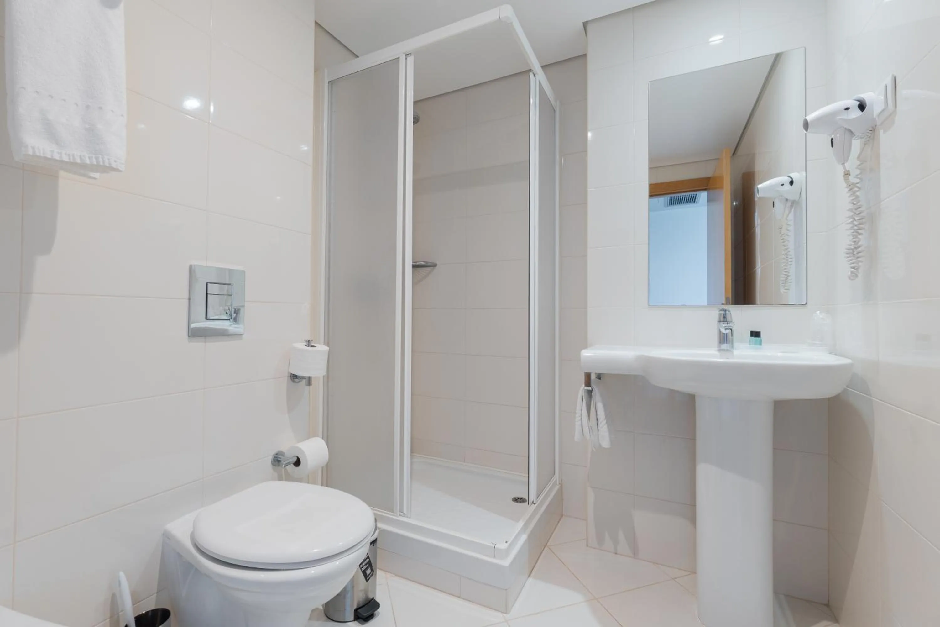 Shower in Hotel Azinheira by RIDAN Hotels