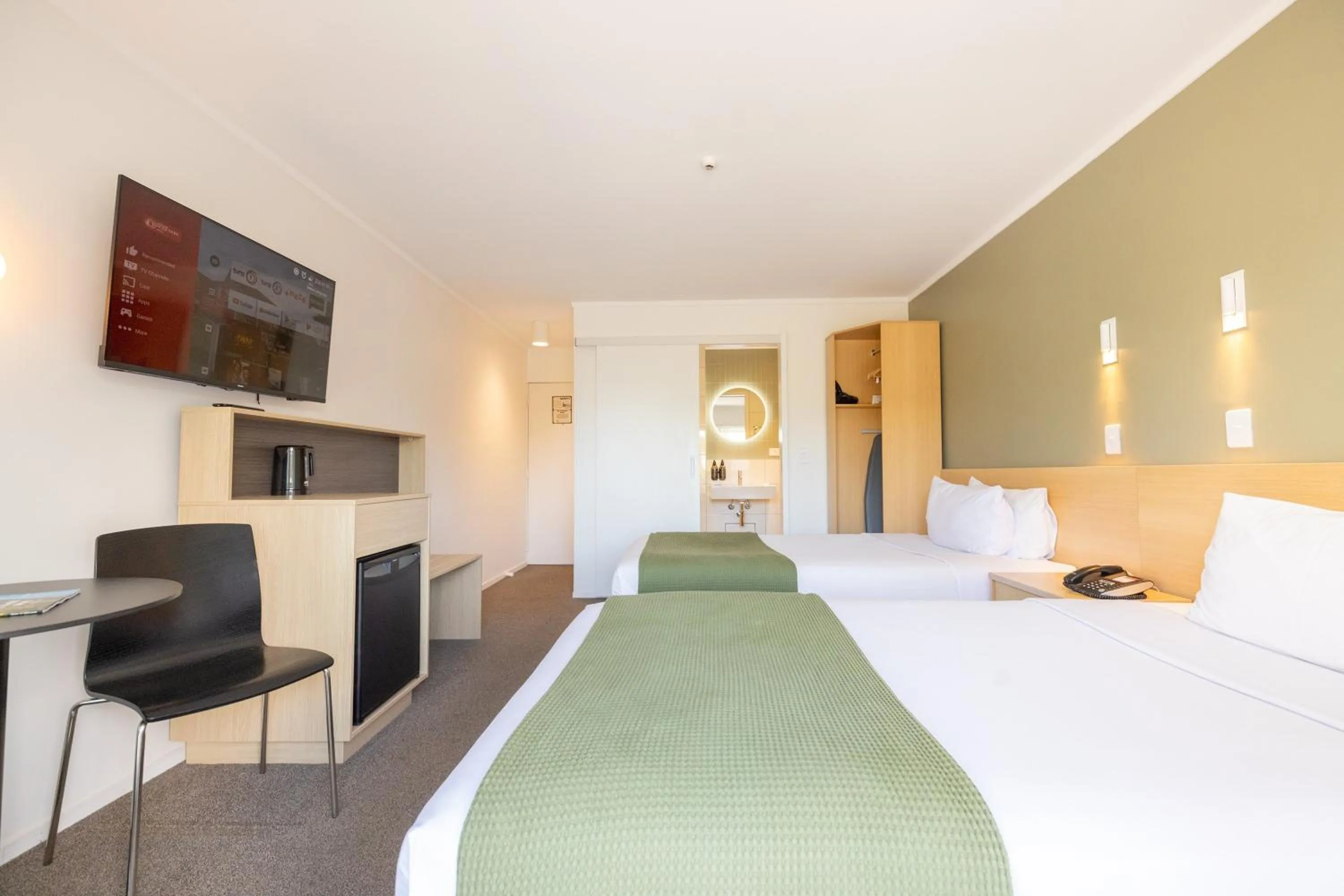 Bed in Auckland Rose Park Hotel