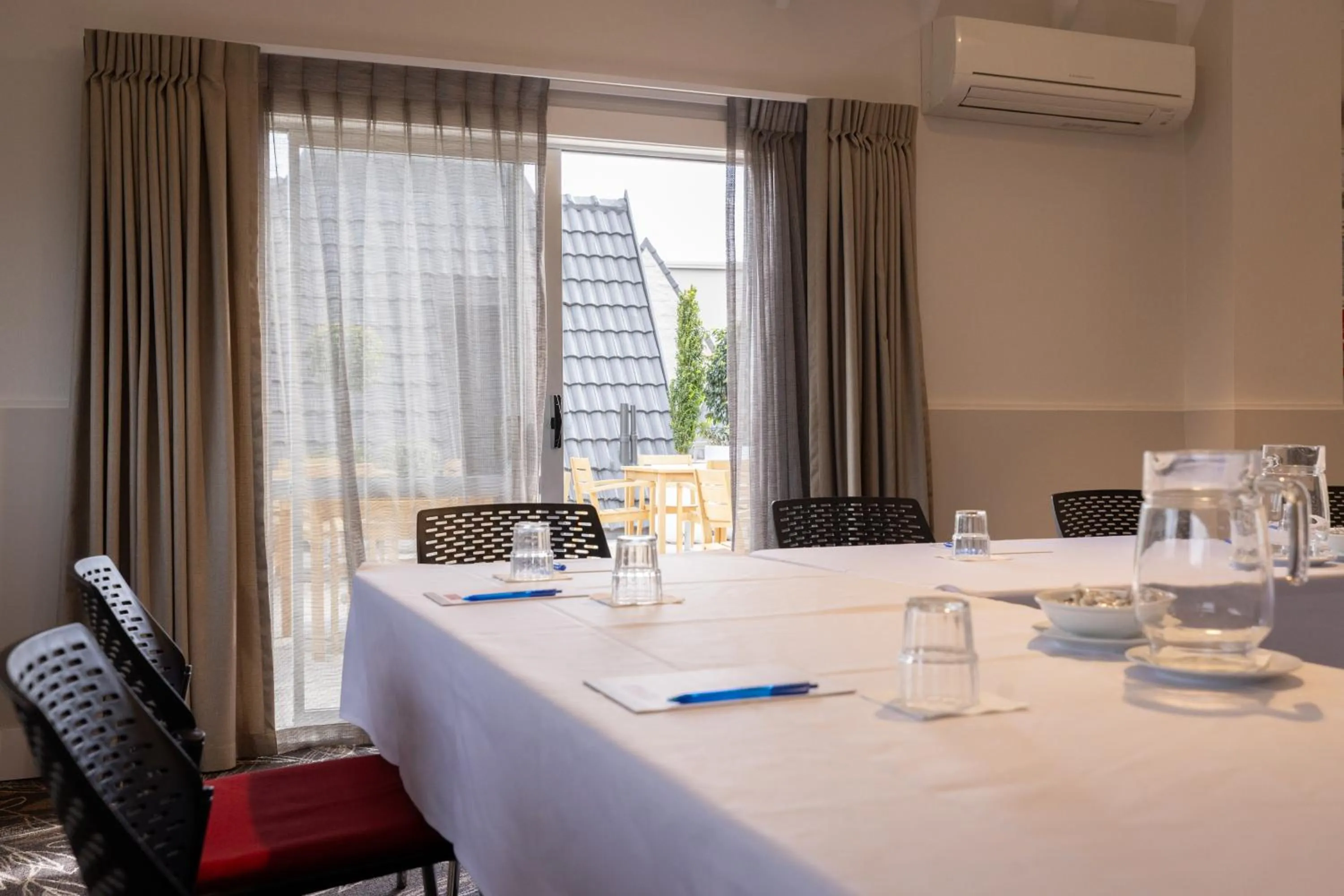 Meeting/conference room in Auckland Rose Park Hotel