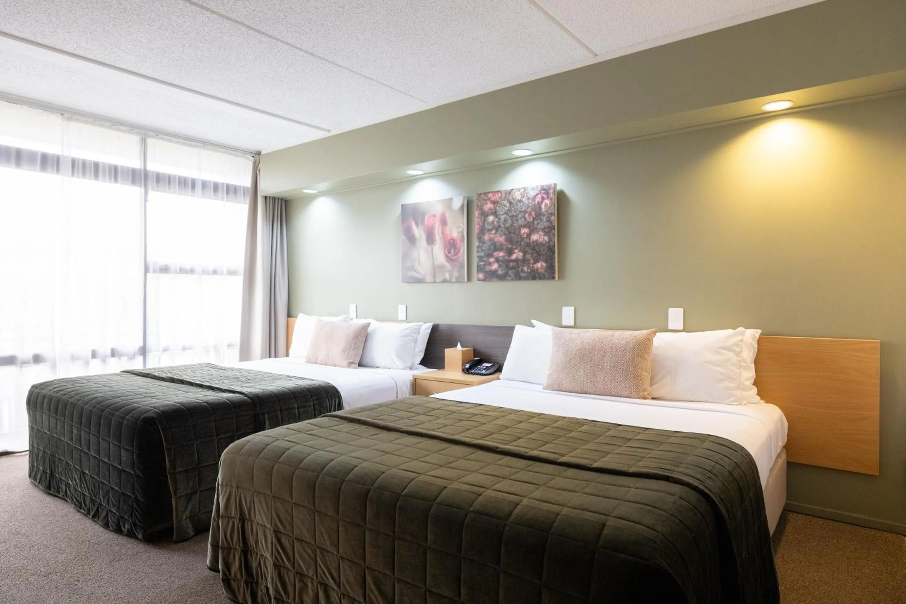 Bed in Auckland Rose Park Hotel