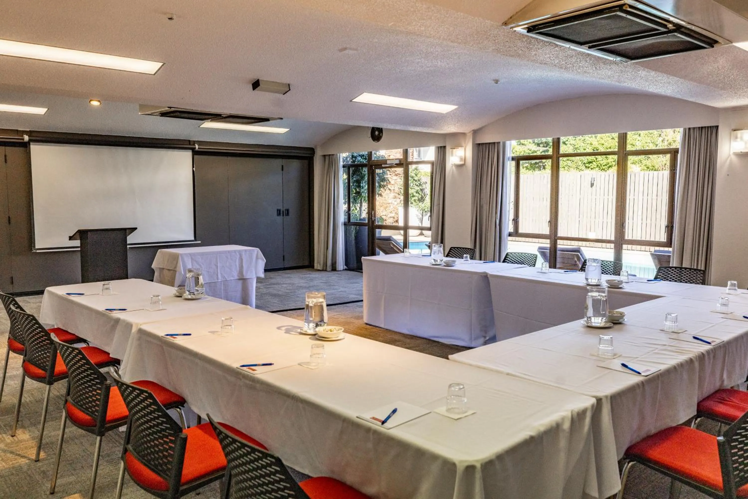 Meeting/conference room in Auckland Rose Park Hotel