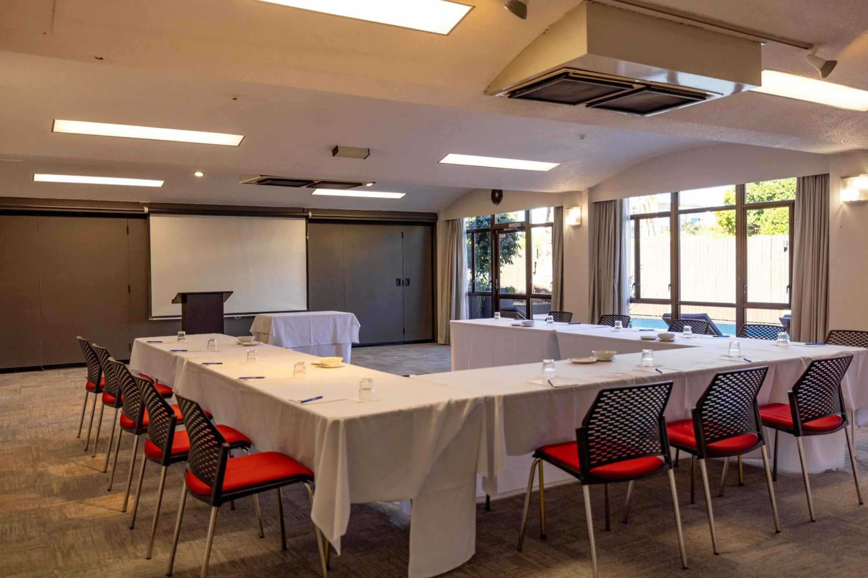 Meeting/conference room in Auckland Rose Park Hotel