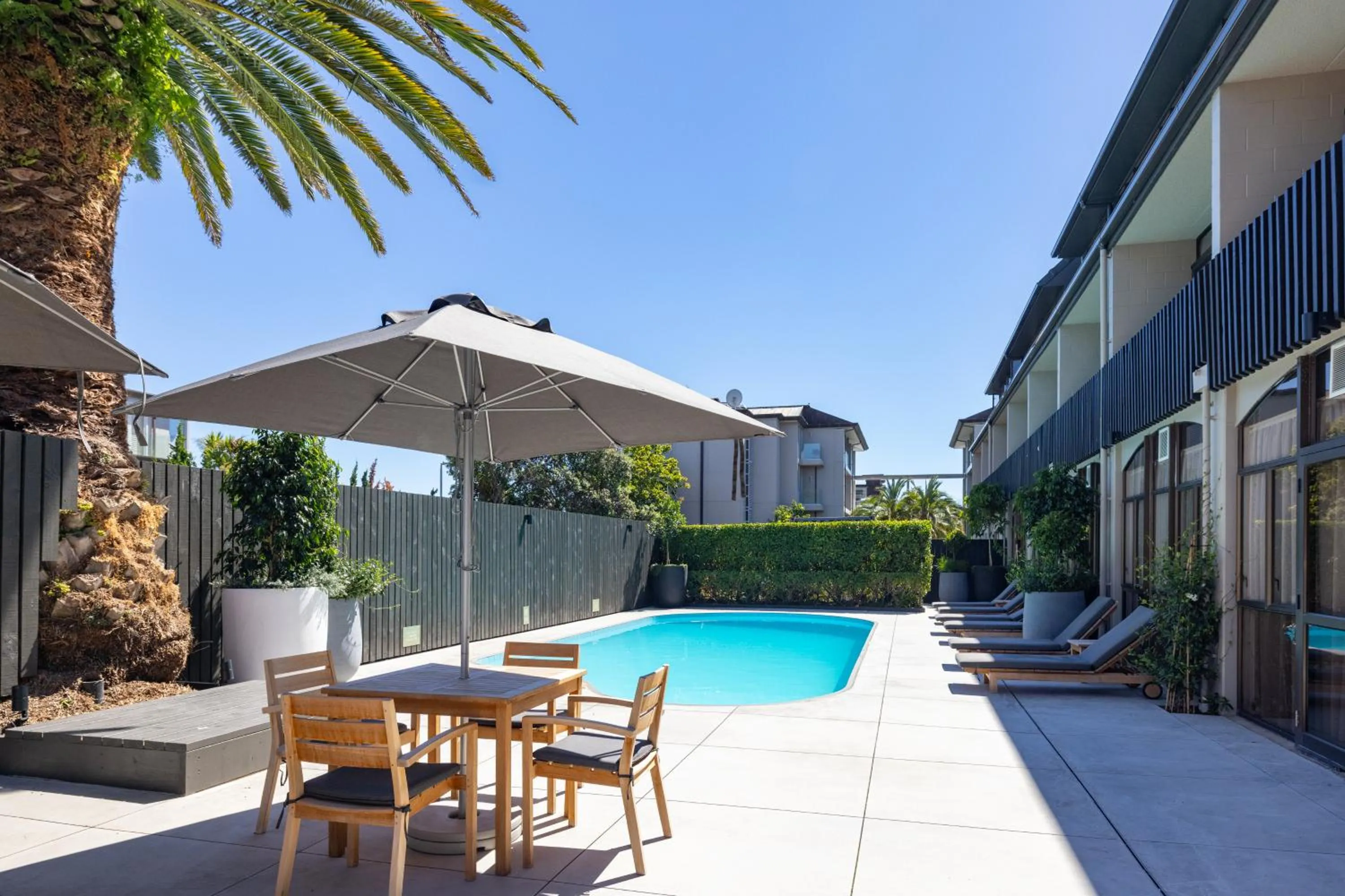 Patio in Auckland Rose Park Hotel