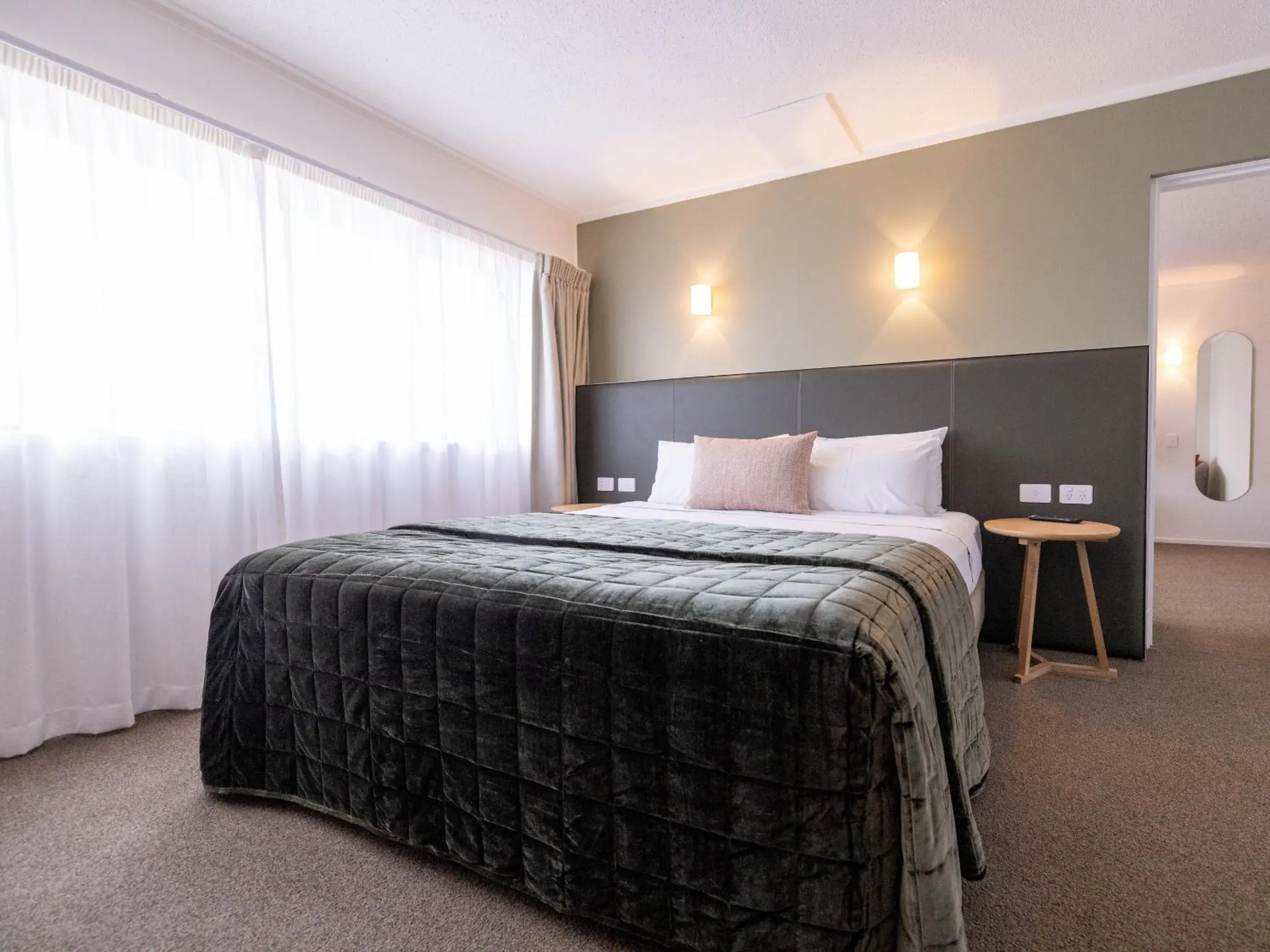 Superior King with Lounge in Auckland Rose Park Hotel Superior King with Lounge in Auckland Rose Park Hotel