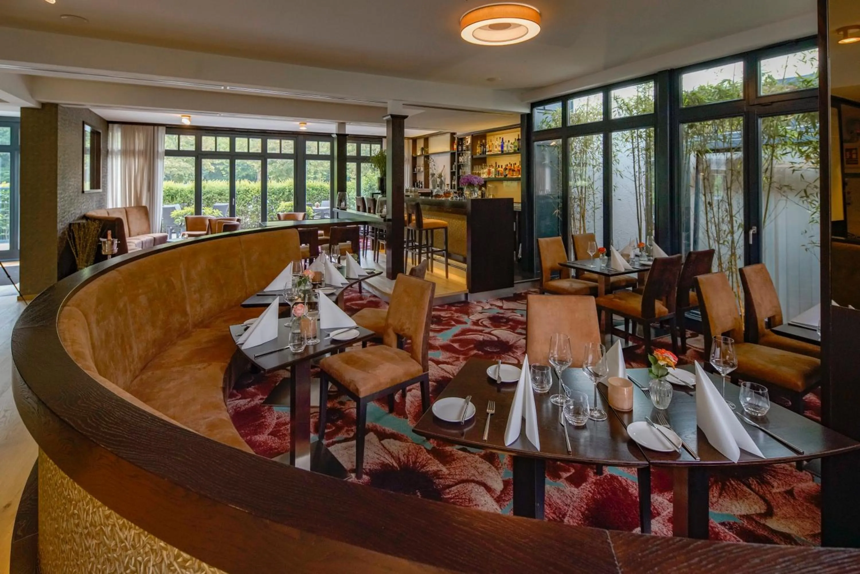 Restaurant/places to eat in Essensio Hotel Düsseldorf