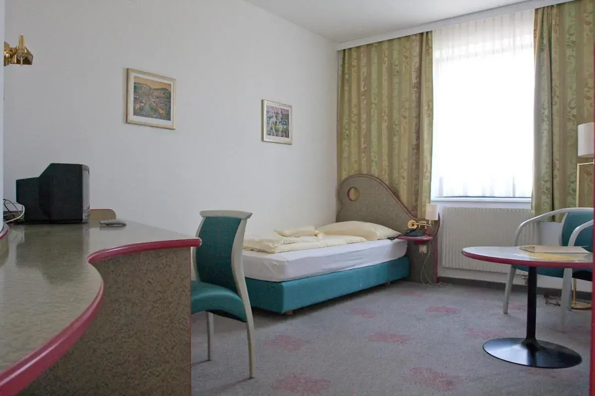 Single Room in Seminarhotel Göttlesbrunn Single Room in Seminarhotel Göttlesbrunn