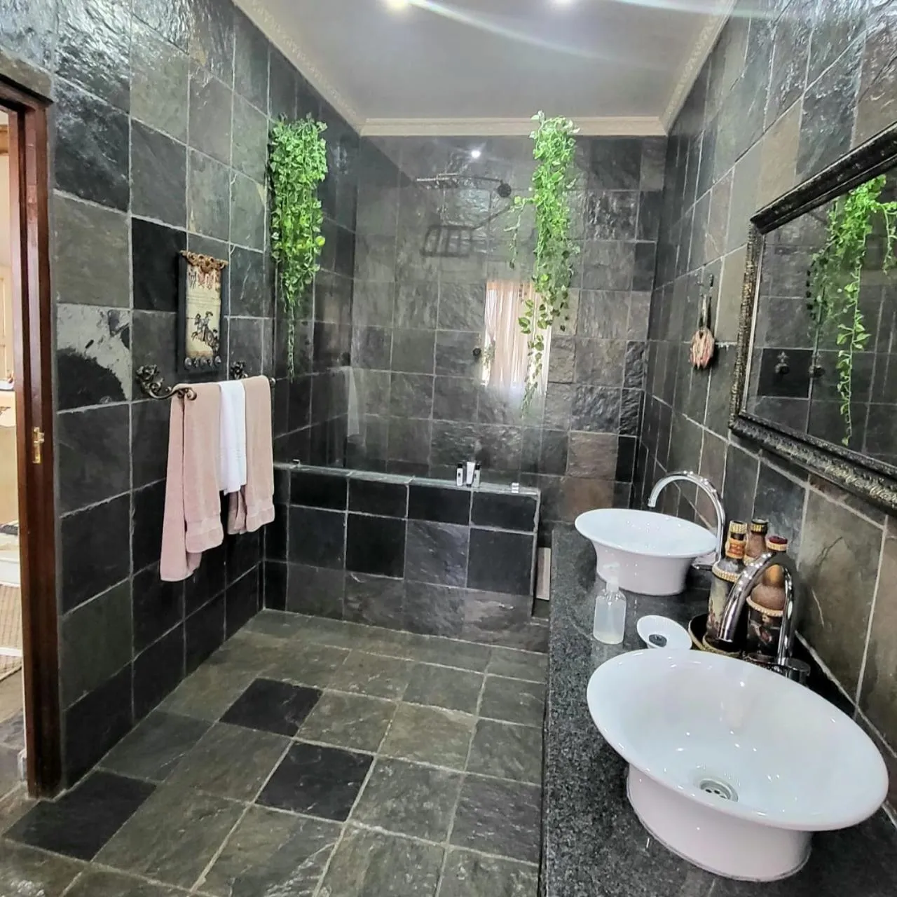 Shower in Excalibur Boutique Hotel