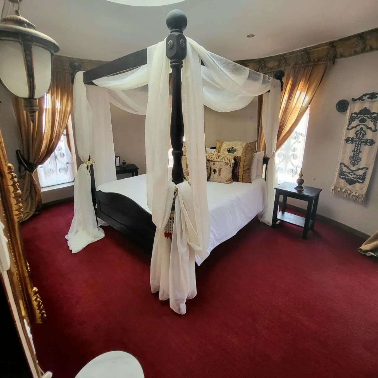 Bed in Excalibur Boutique Hotel